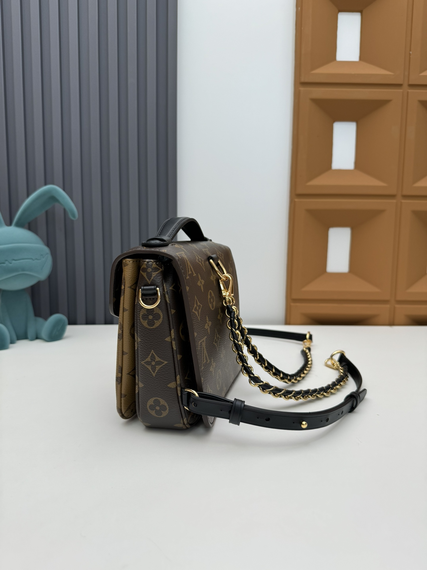 Louis Vuitton Pochette Métis Crossbody Bag M11941 - Image 2