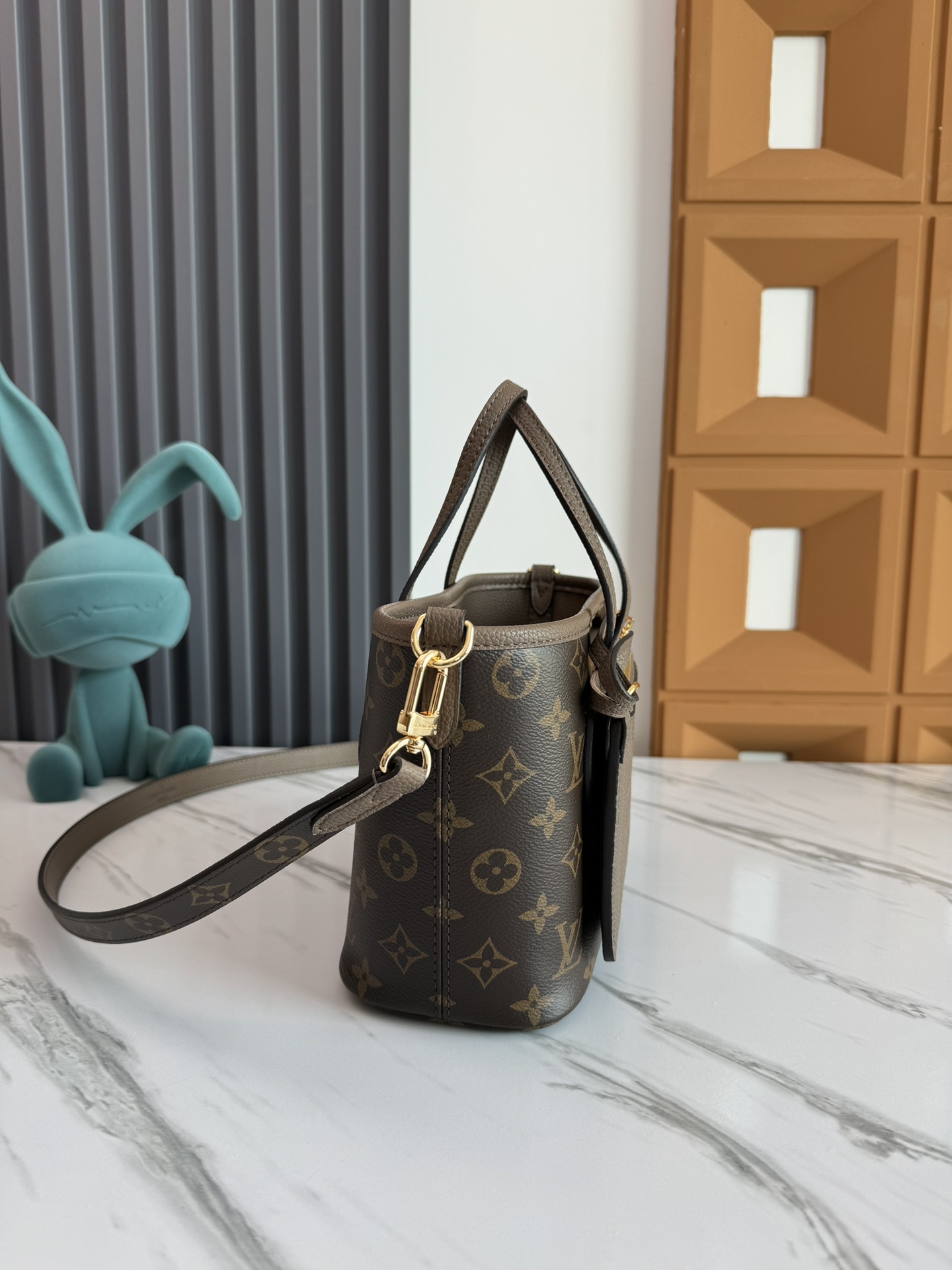 Louis Vuitton Neverfull Bandoulière Inside Out BB Reversible Handbag - Image 2
