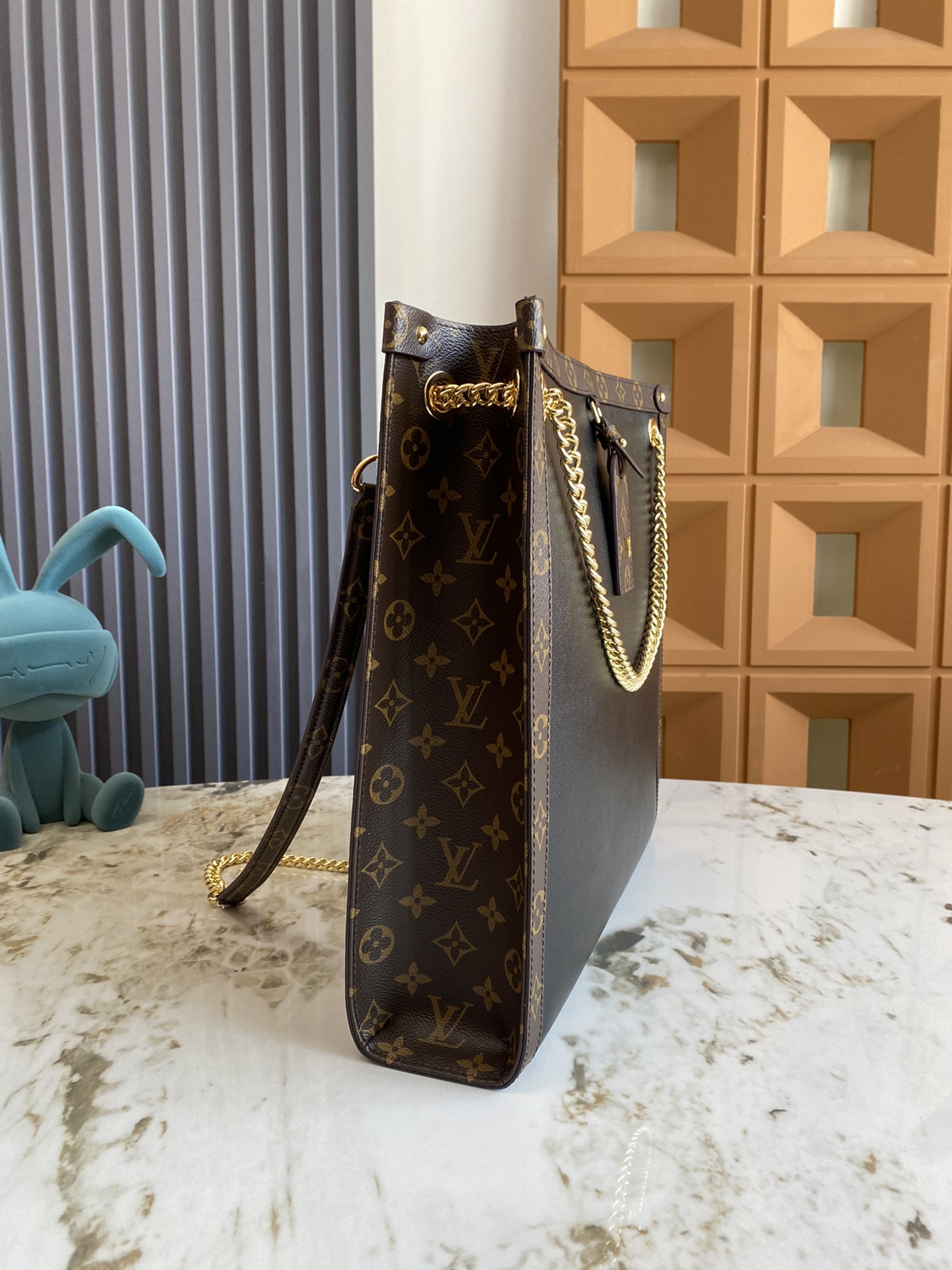 Louis Vuitton Nova Chain Shoulder Bag - Image 2