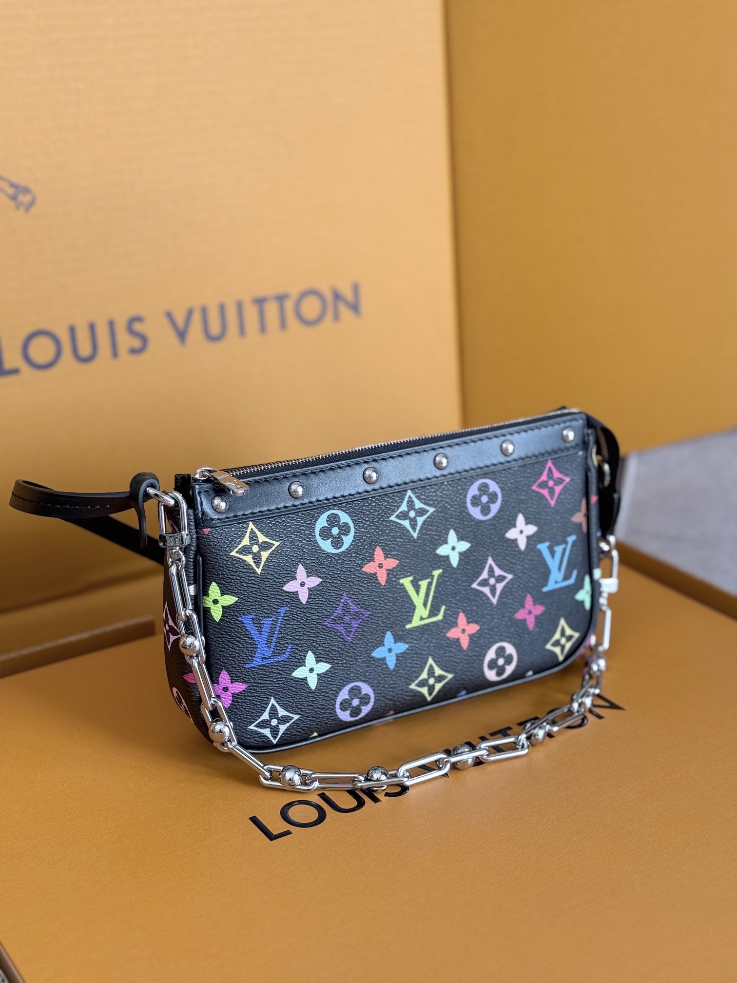 Pochette Accessoires M13404 White and M13663 Black Monogram Canvas Pouch - Image 2
