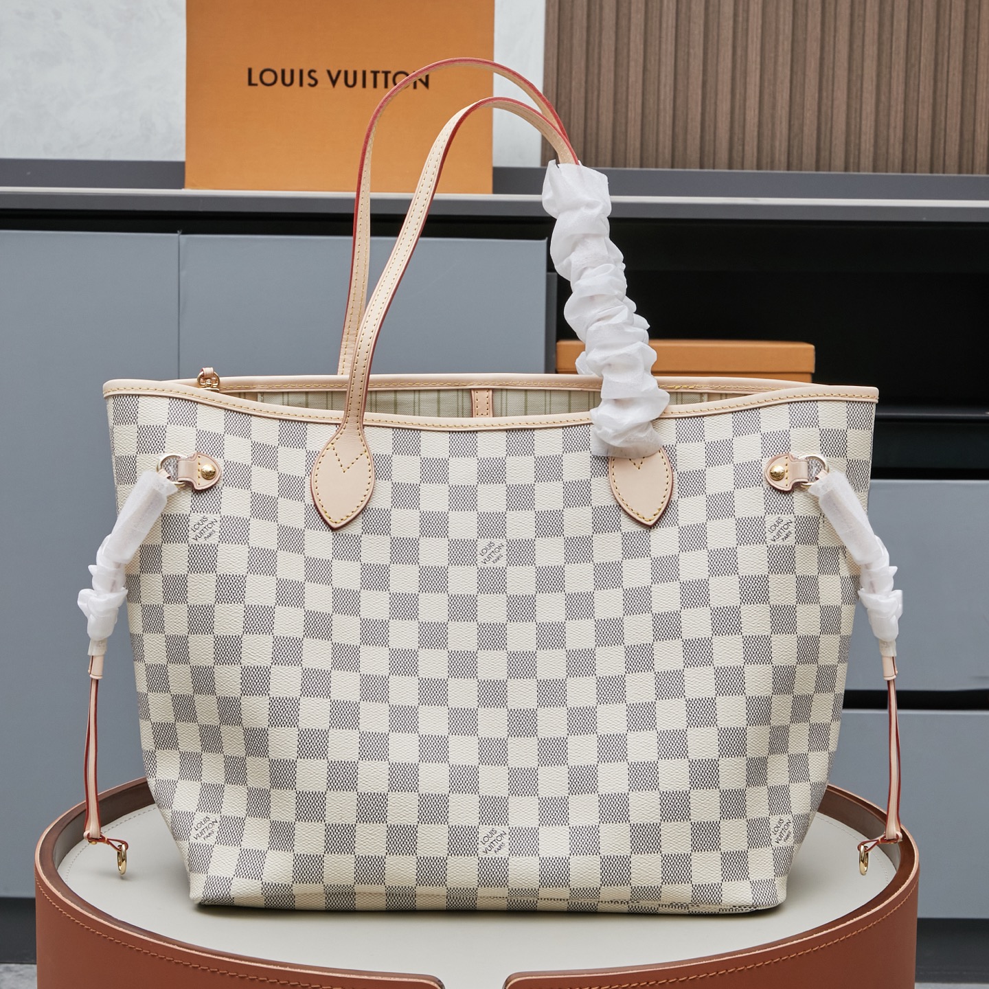 Louis Vuitton Neverfull Classic Tote Bag - Image 2