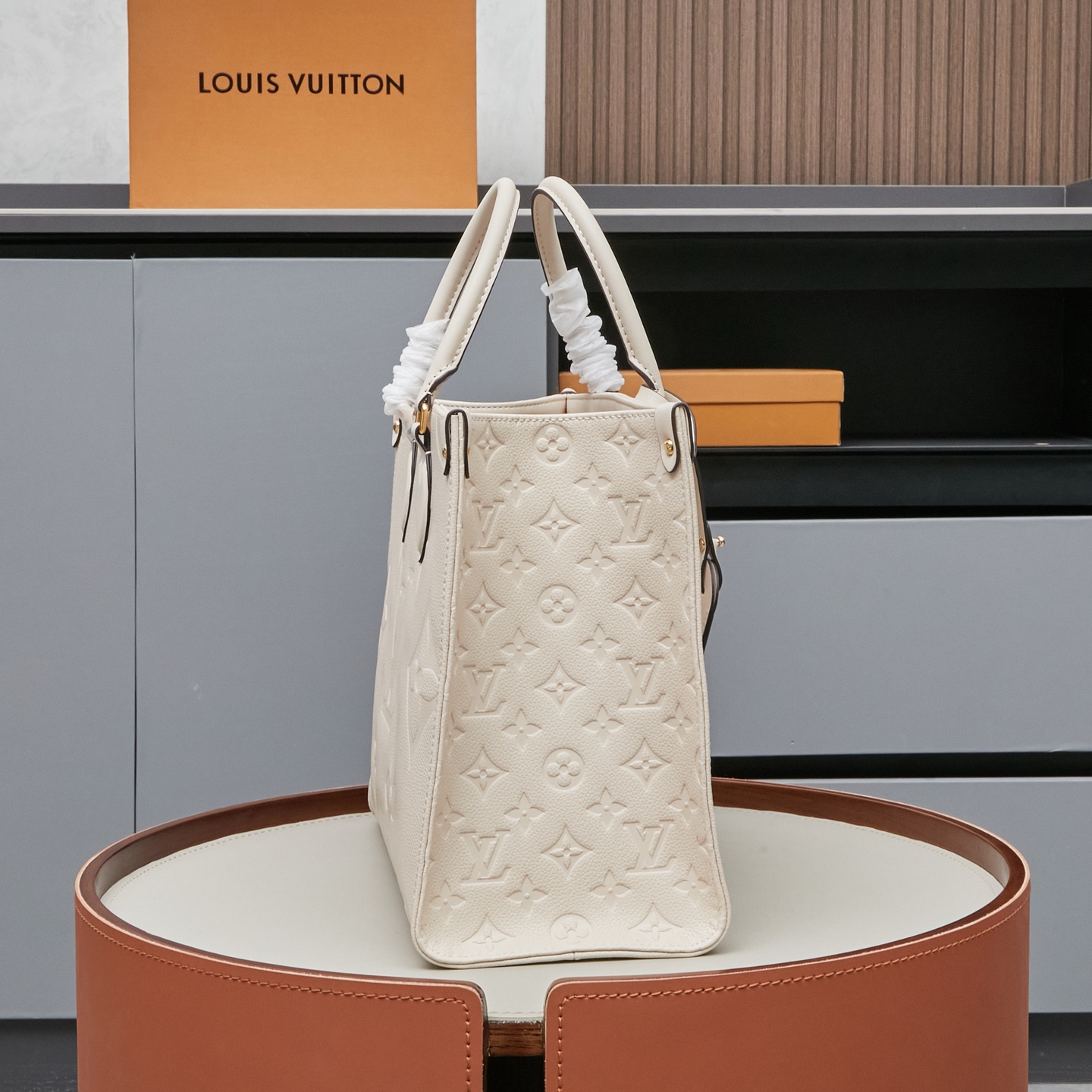 Louis Vuitton OnTheGo MM Monogram Empreinte Leather Tote Bag M45494 - Image 2