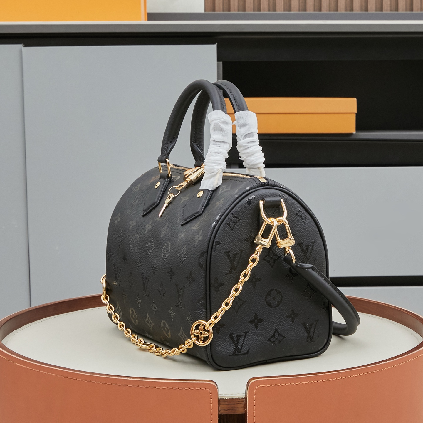 Louis Vuitton Speedy Bandouliere 25 Handbag - White - Image 2