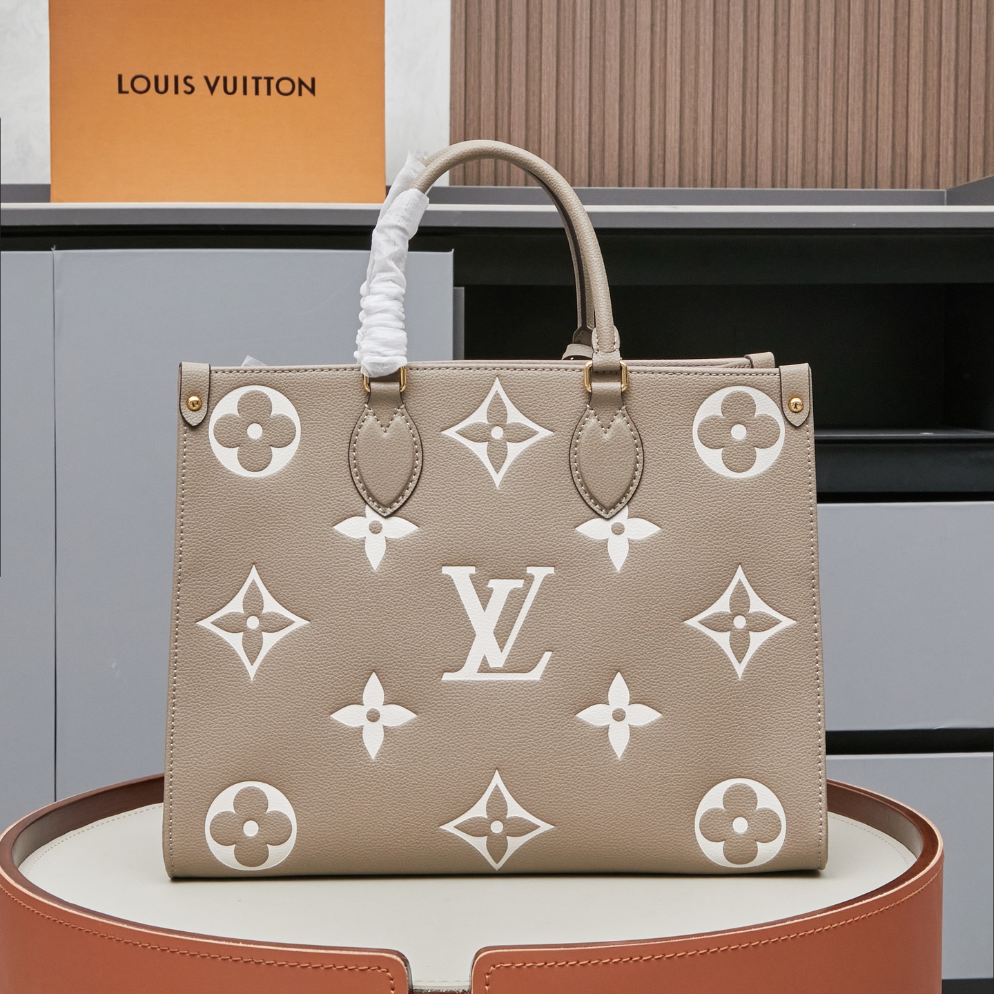 Louis Vuitton OnTheGo Medium Tote Bag in Monogram Empreinte Leather - Image 2