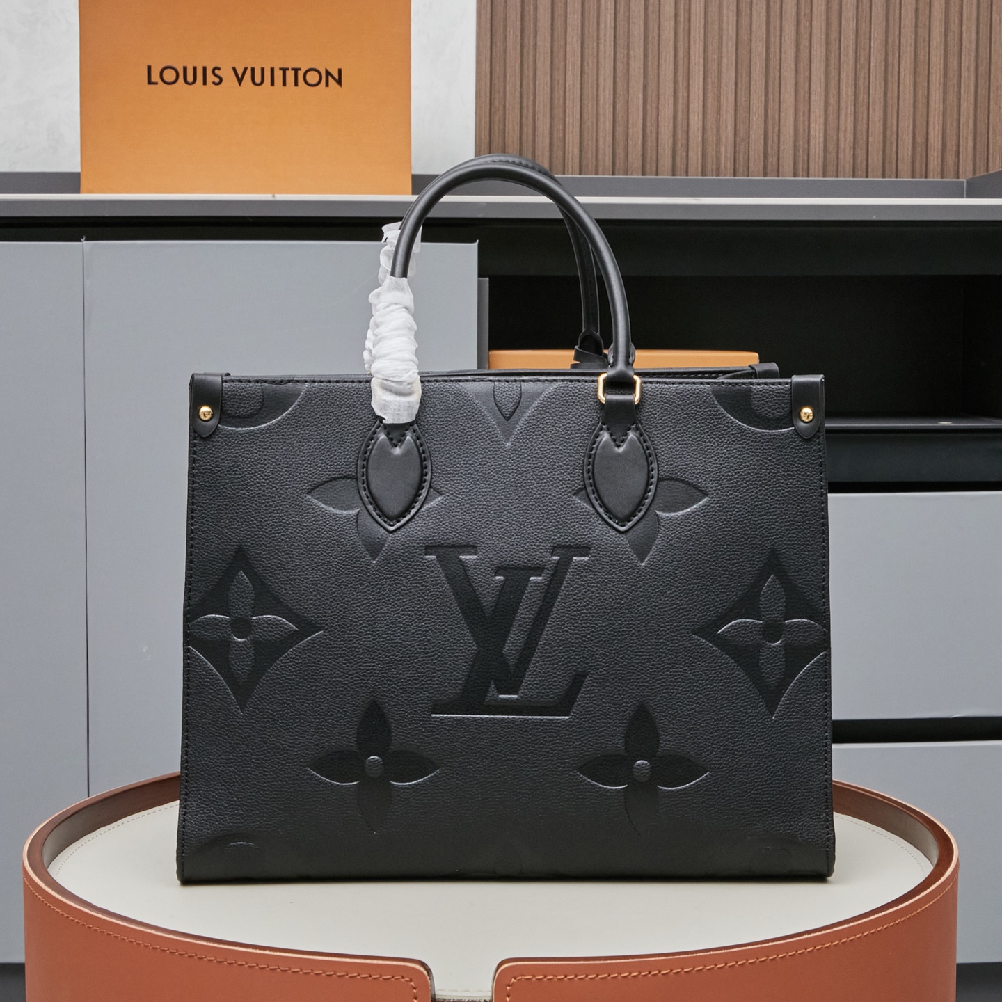 Louis Vuitton OnTheGo MM Monogram Empreinte Leather Tote Bag - Image 2
