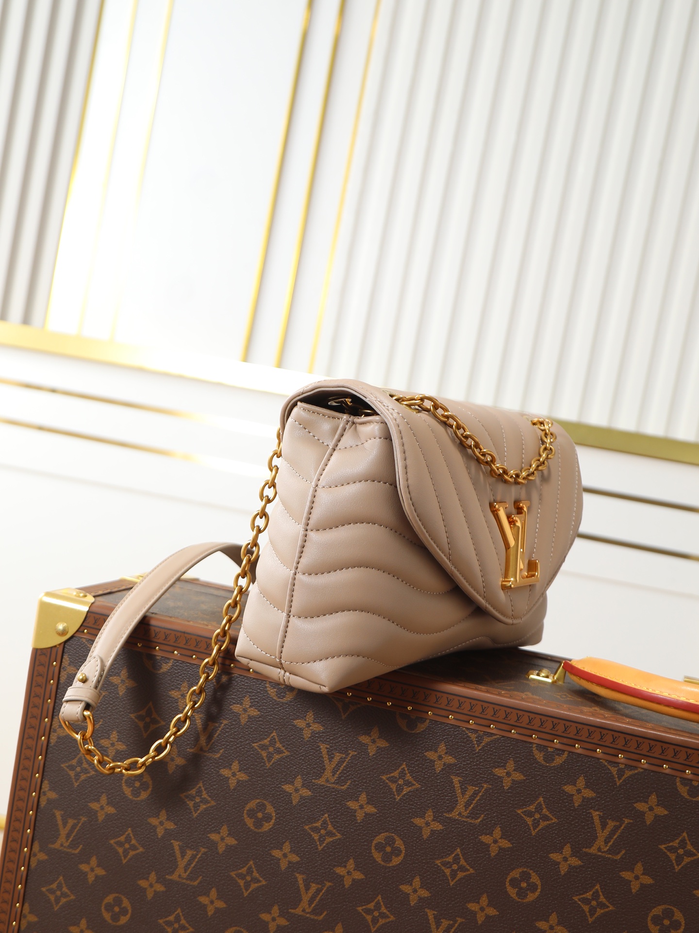 Louis Vuitton New Wave Chain Handbag M58550 - Image 2