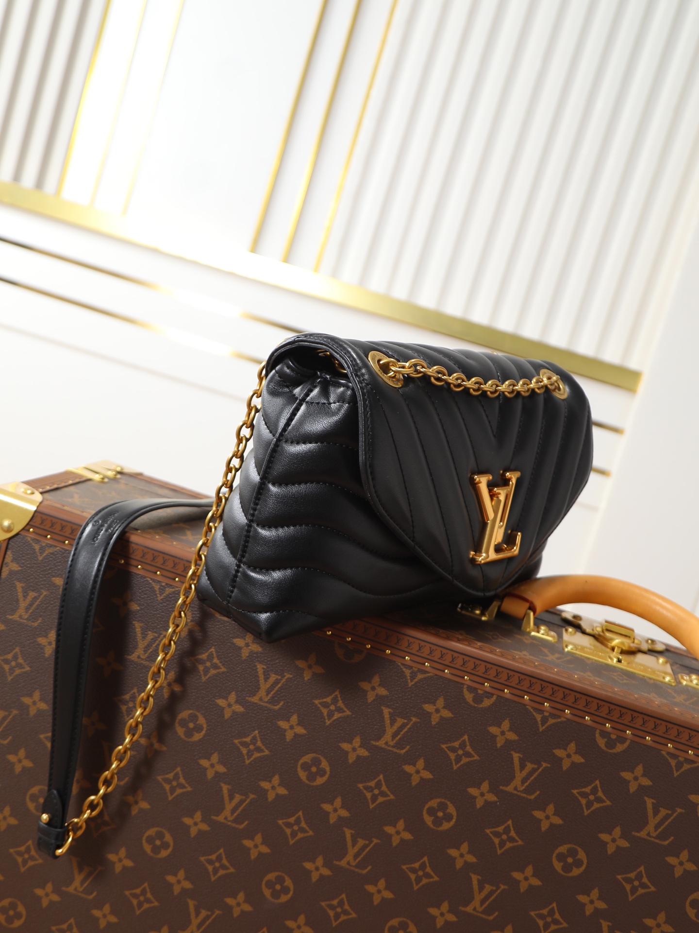 Louis Vuitton New Wave Chain Shoulder Bag M58552 - Image 2
