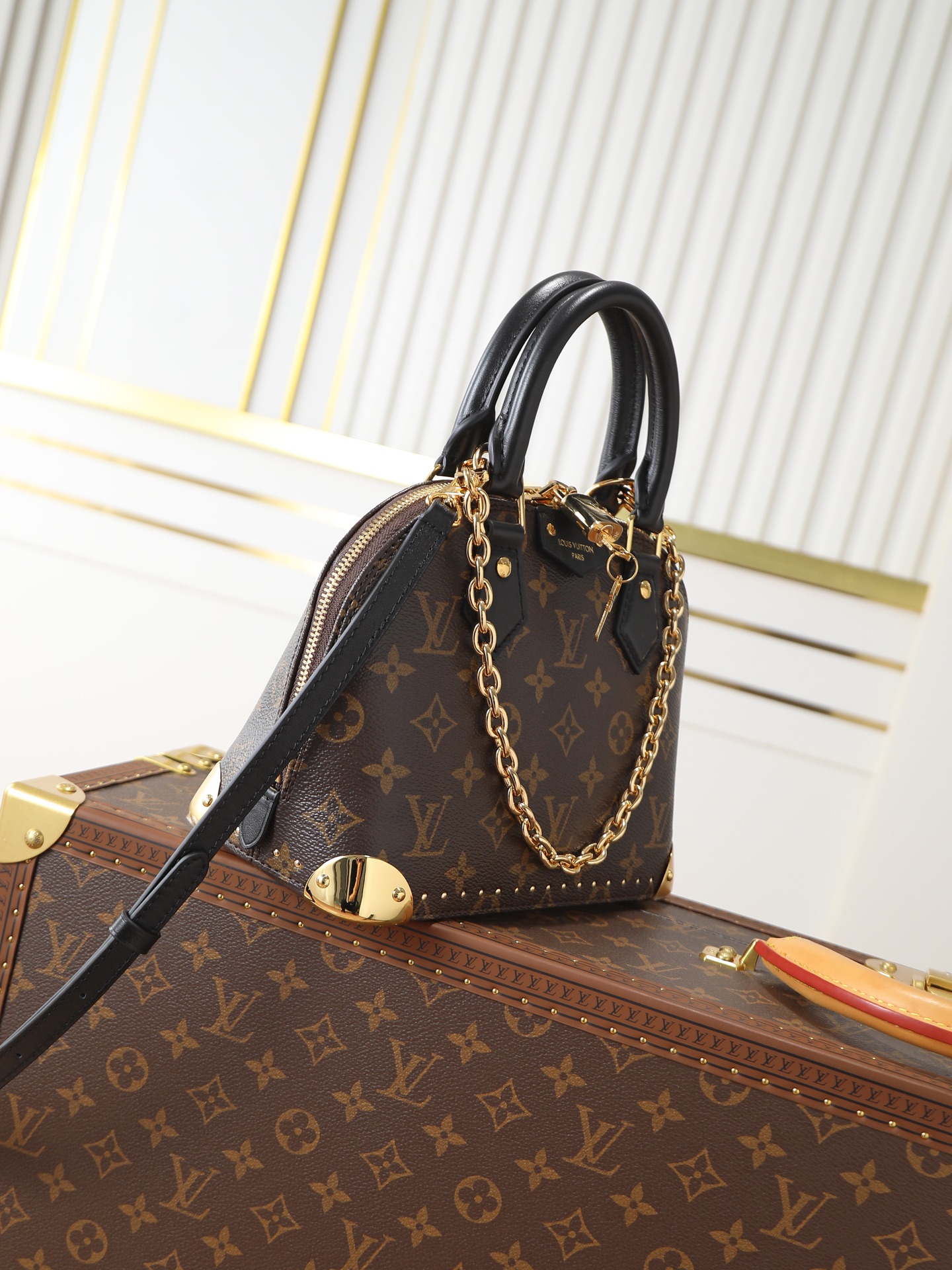Louis Vuitton Alma BB Handbag - Image 2