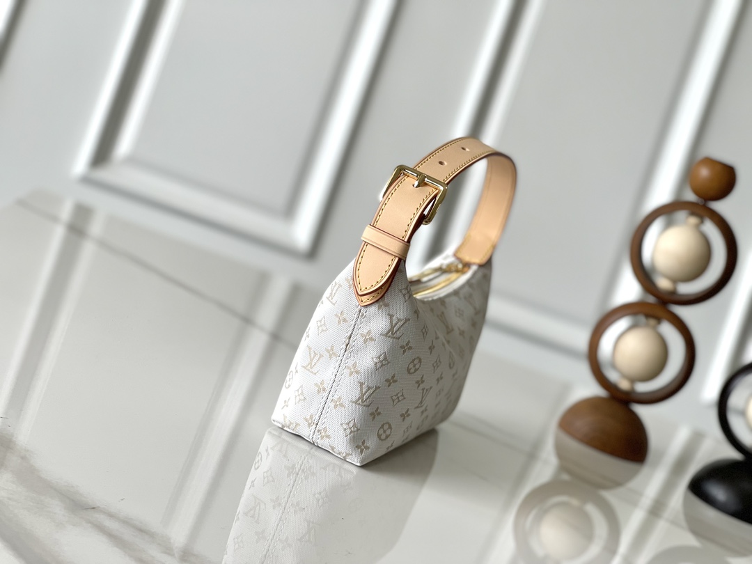 Louis Vuitton Hills Pochette Monogram Mini Handbag M12433 - Image 2