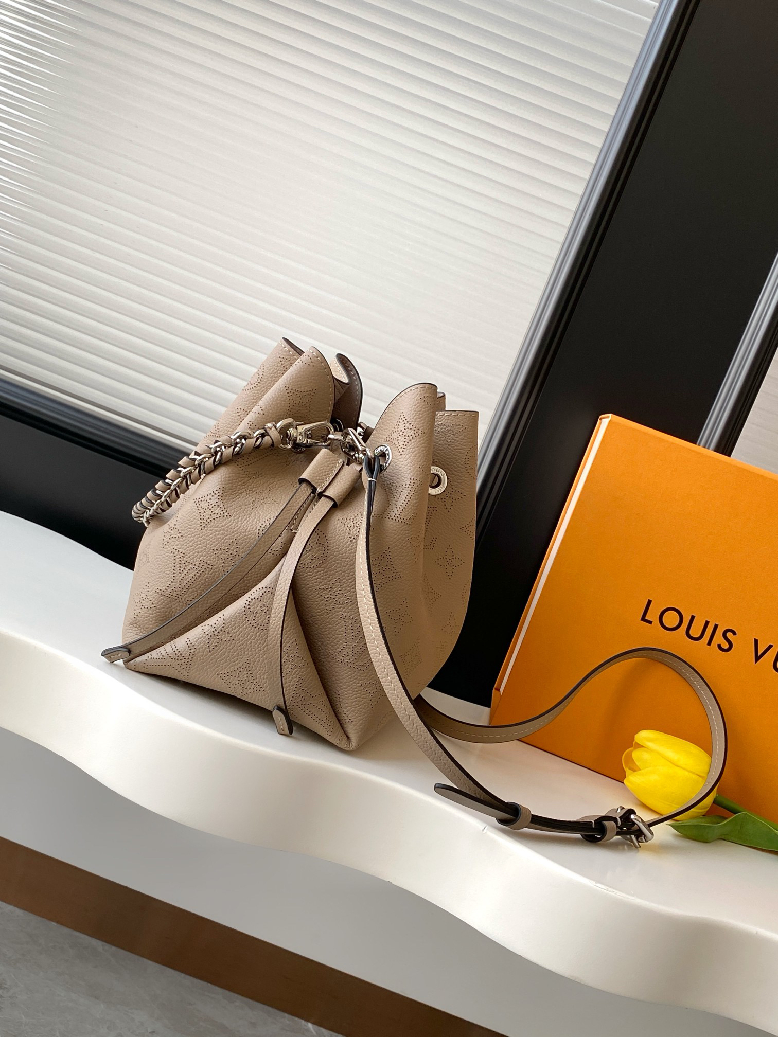 Louis Vuitton Bella Monogram Perforated Calfskin Handbag M57201 - Image 2
