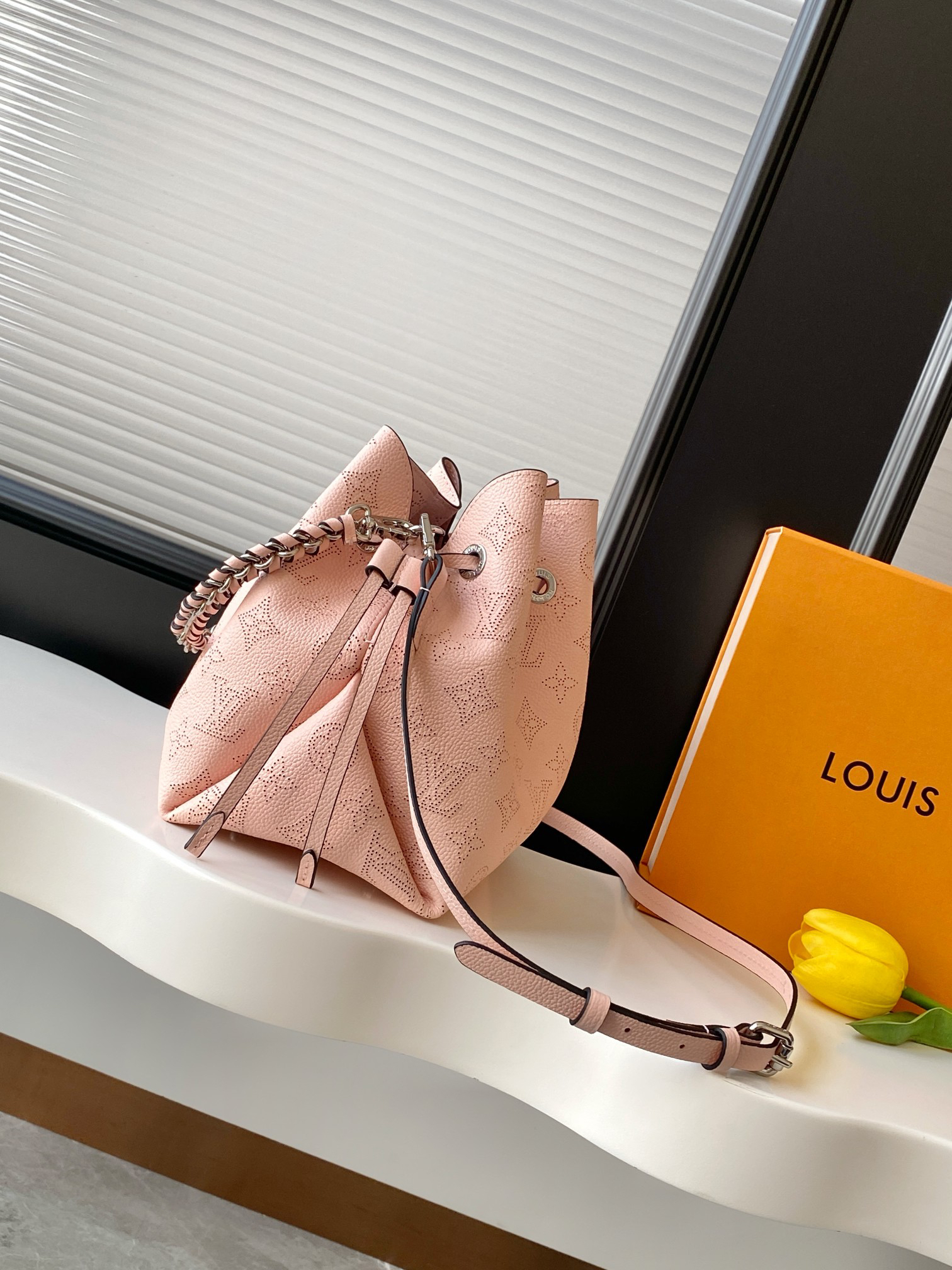 Louis Vuitton Bella Handbag - Image 2