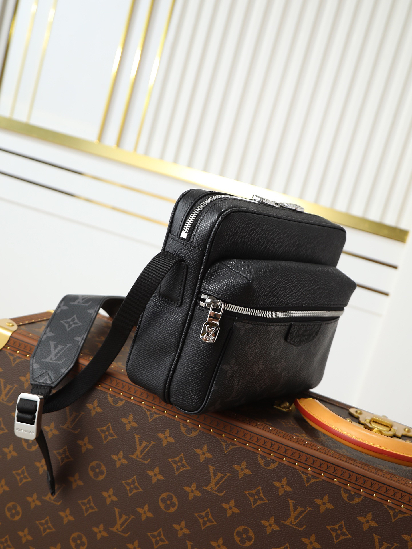 Louis Vuitton Outdoor Messenger Bag M30233 / M30242 - Image 2