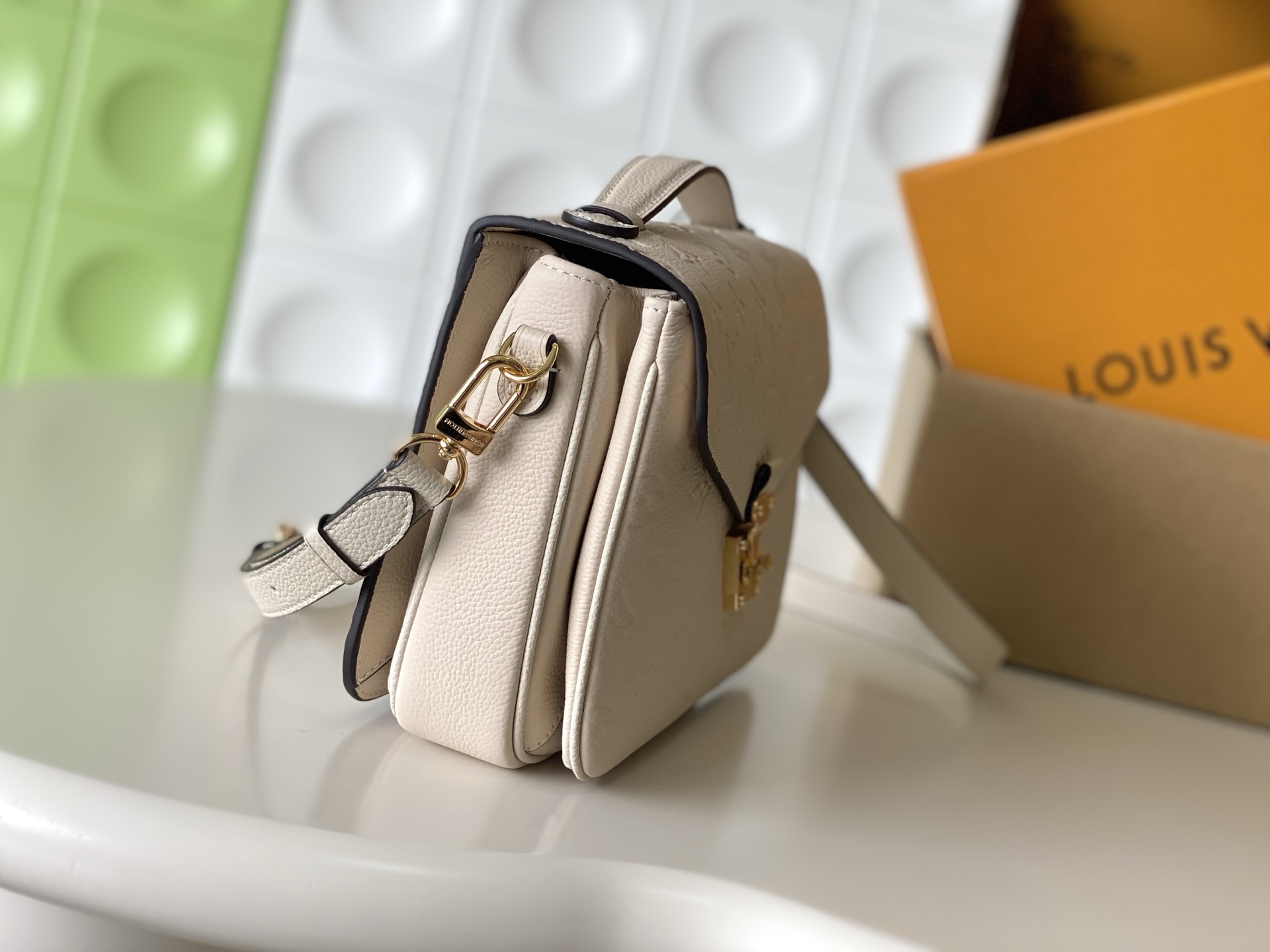 Pochette Métis Shoulder and Crossbody Bag in Monogram Empreinte Leather - Image 2