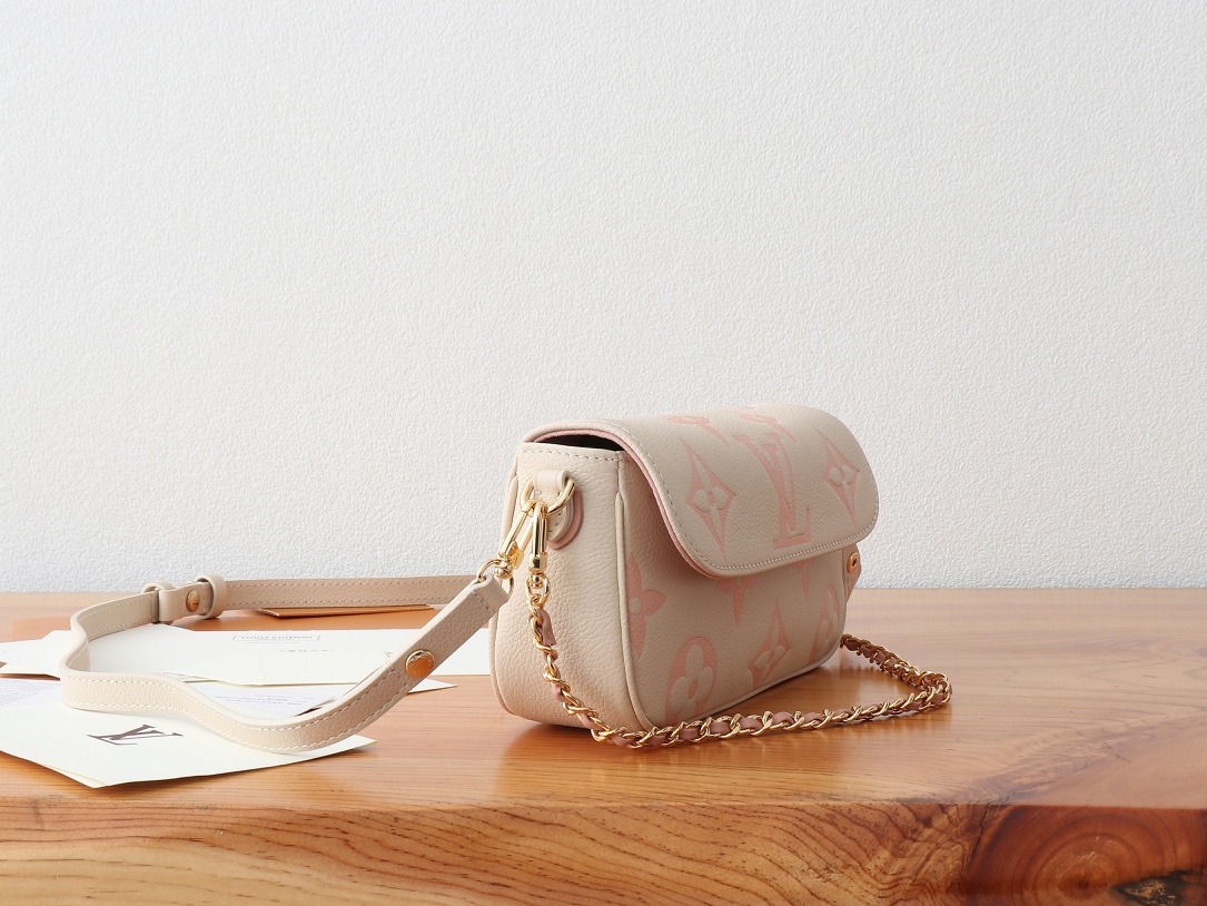 Wallet on Chain Ivy Shoulder Bag - Image 2