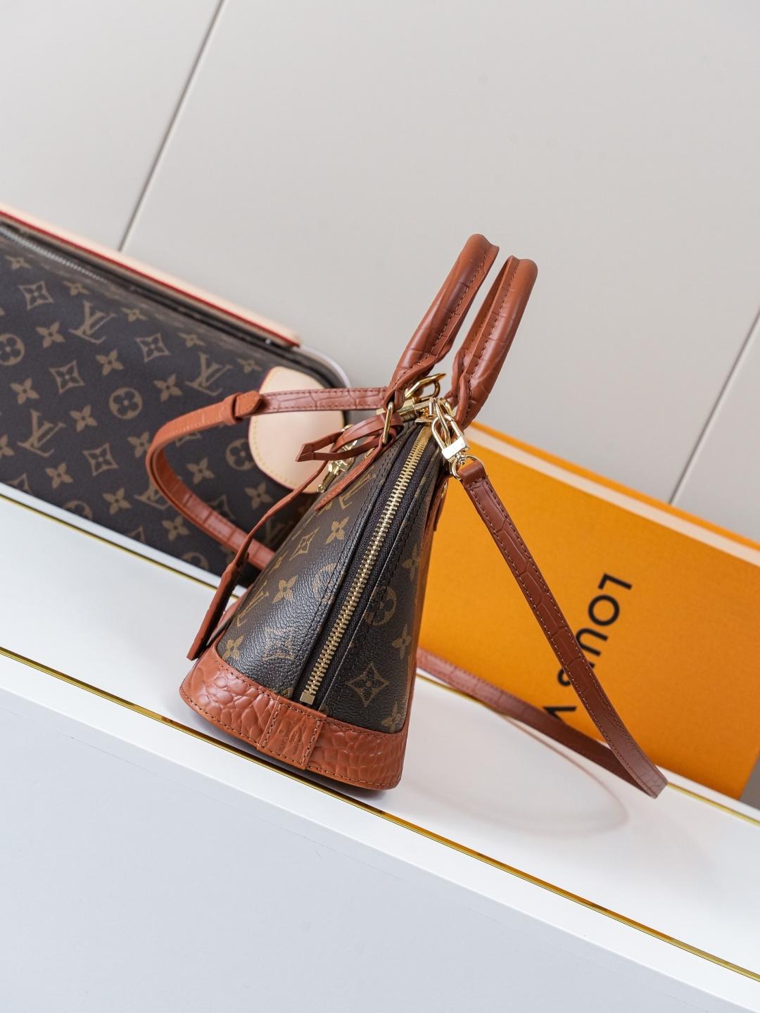 Louis Vuitton Alma BB Monogram Handbag - Image 2