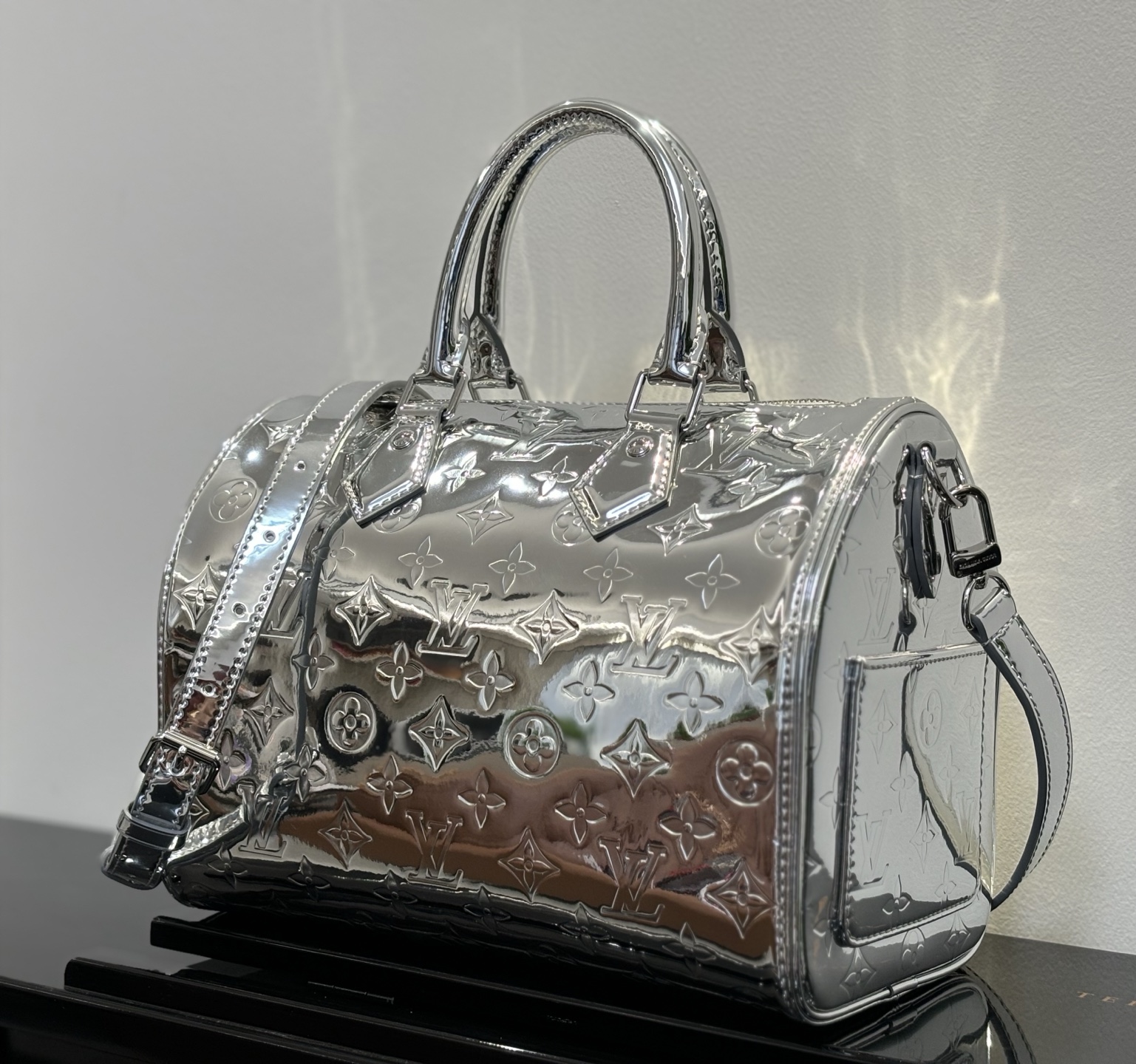 Louis Vuitton Speedy Bandouliere 25 Silver Monogram Mirror Bag - Image 2