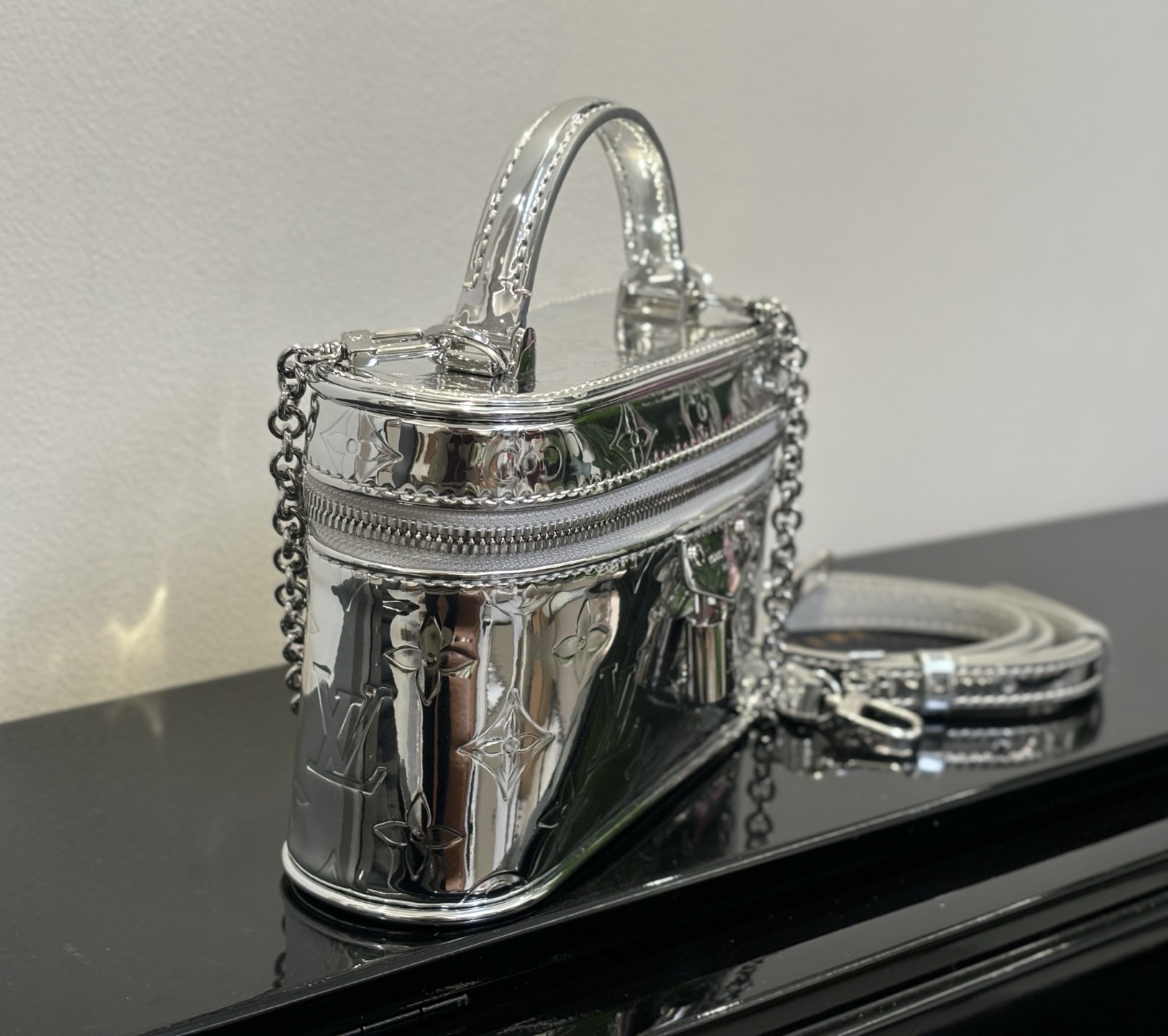 Louis Vuitton Vanity Chain Pouch Silver - Image 2