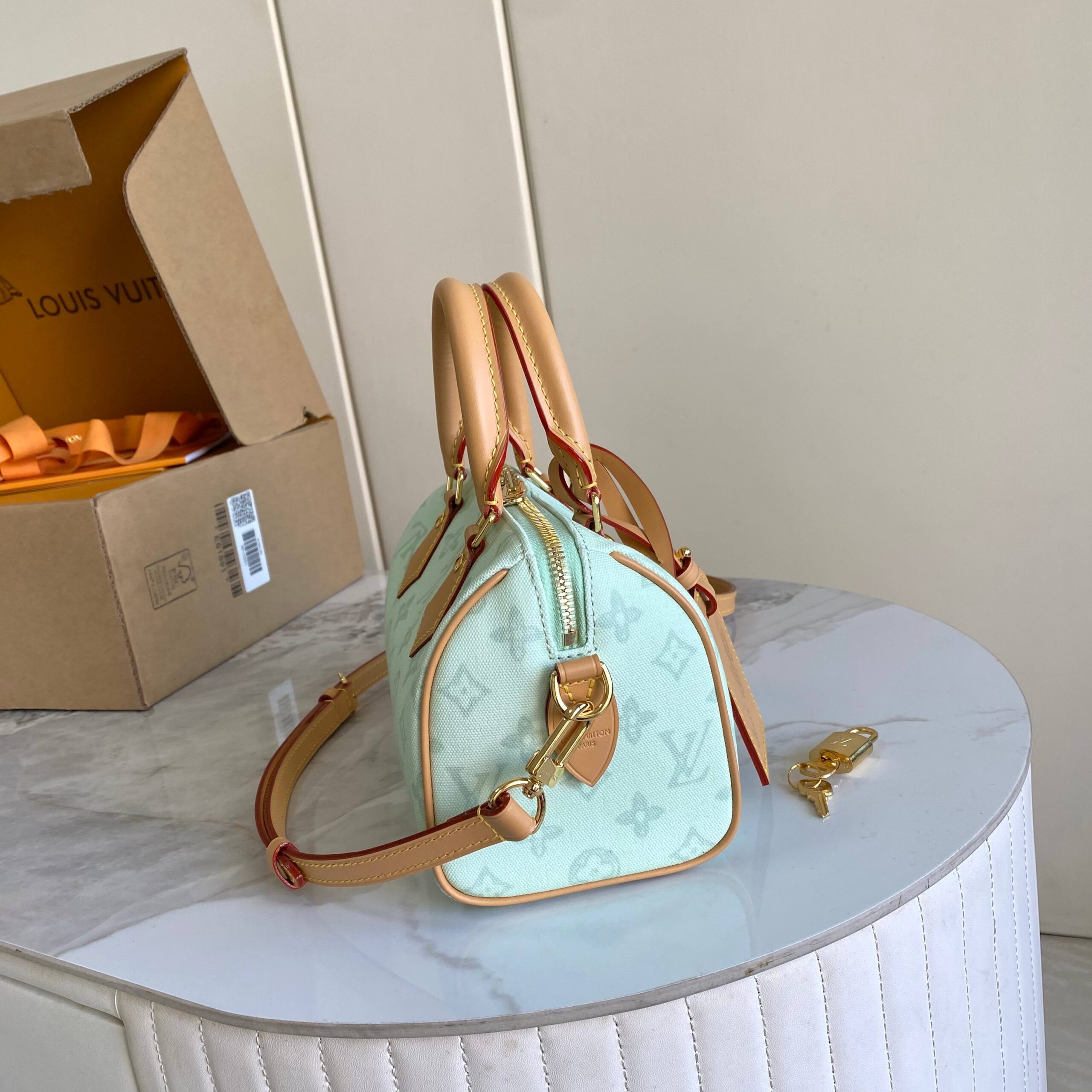 Louis Vuitton Speedy Bandouliere 20 Monogram Crossbody Bag - Image 2