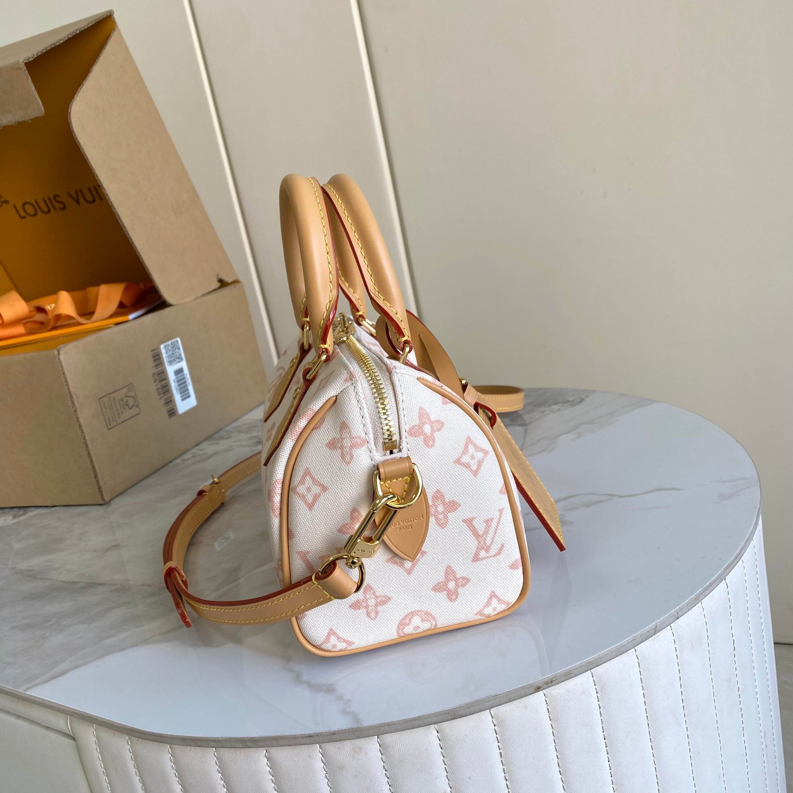 Louis Vuitton Speedy Bandouliere 20 Monogram Crossbody Bag - Image 2