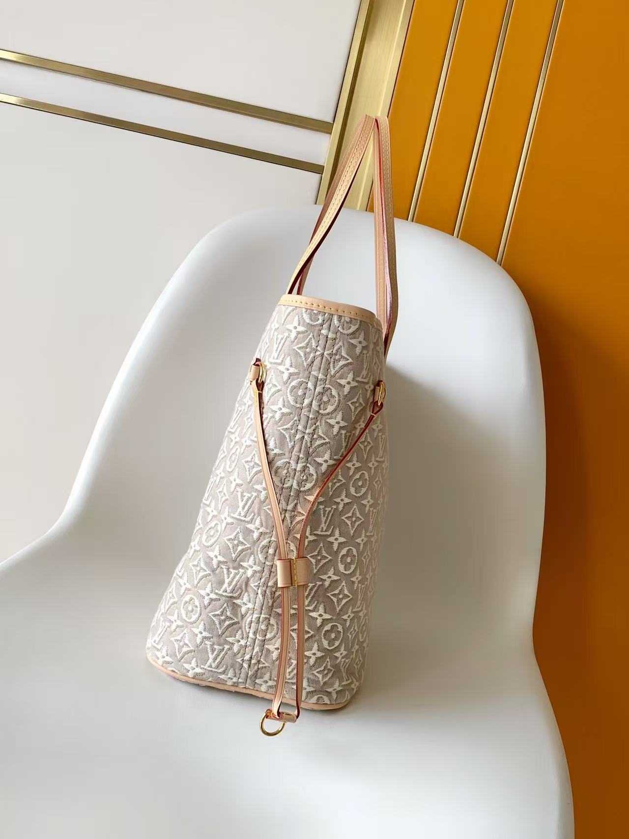 Louis Vuitton Neverfull MM Tote Bag in Monogram Emblème Peuplier - Image 2