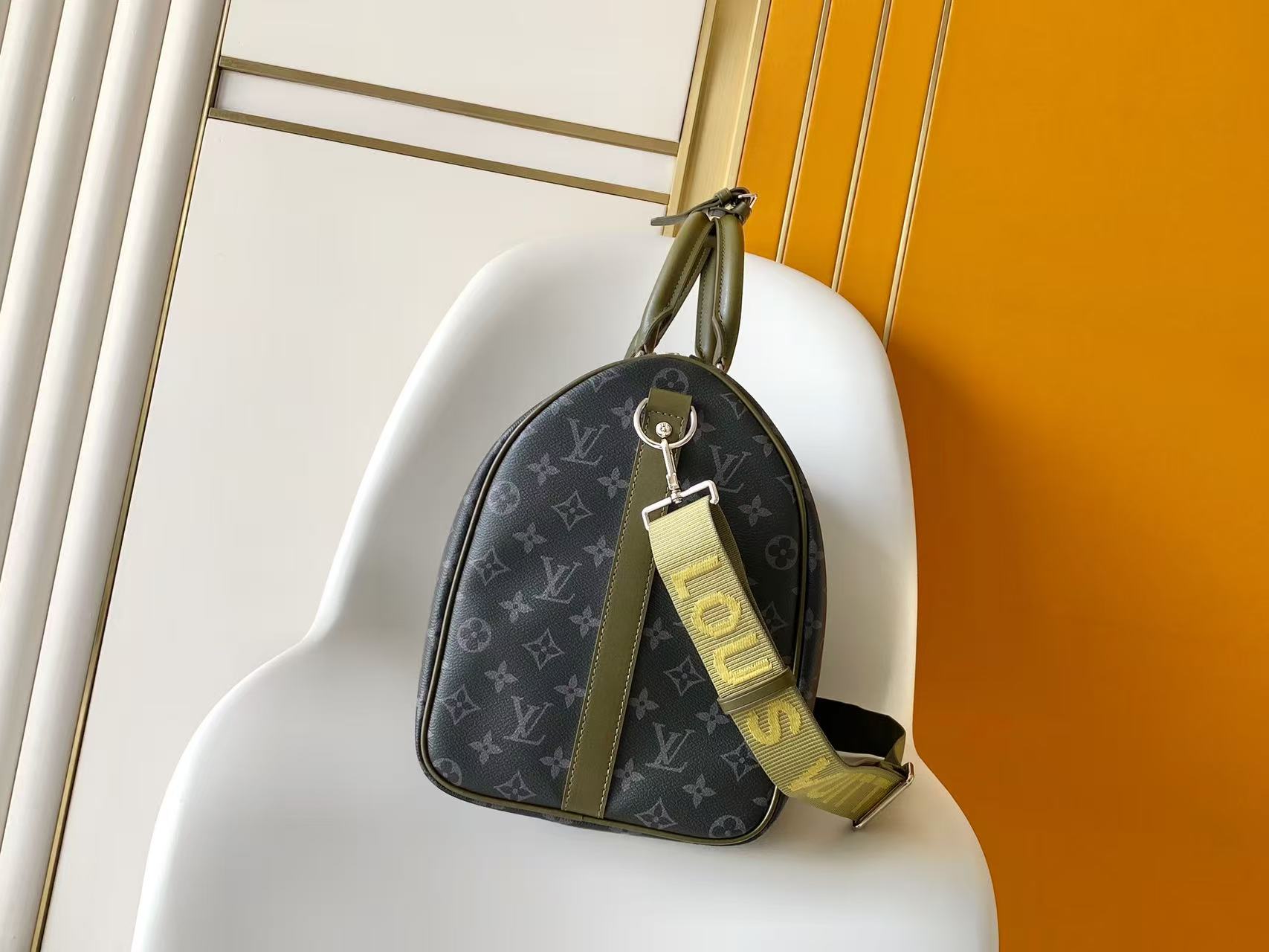 Louis Vuitton Keepall Bandoulière 45 Travel Bag in Monogram Eclipse Coated Canvas - Image 2