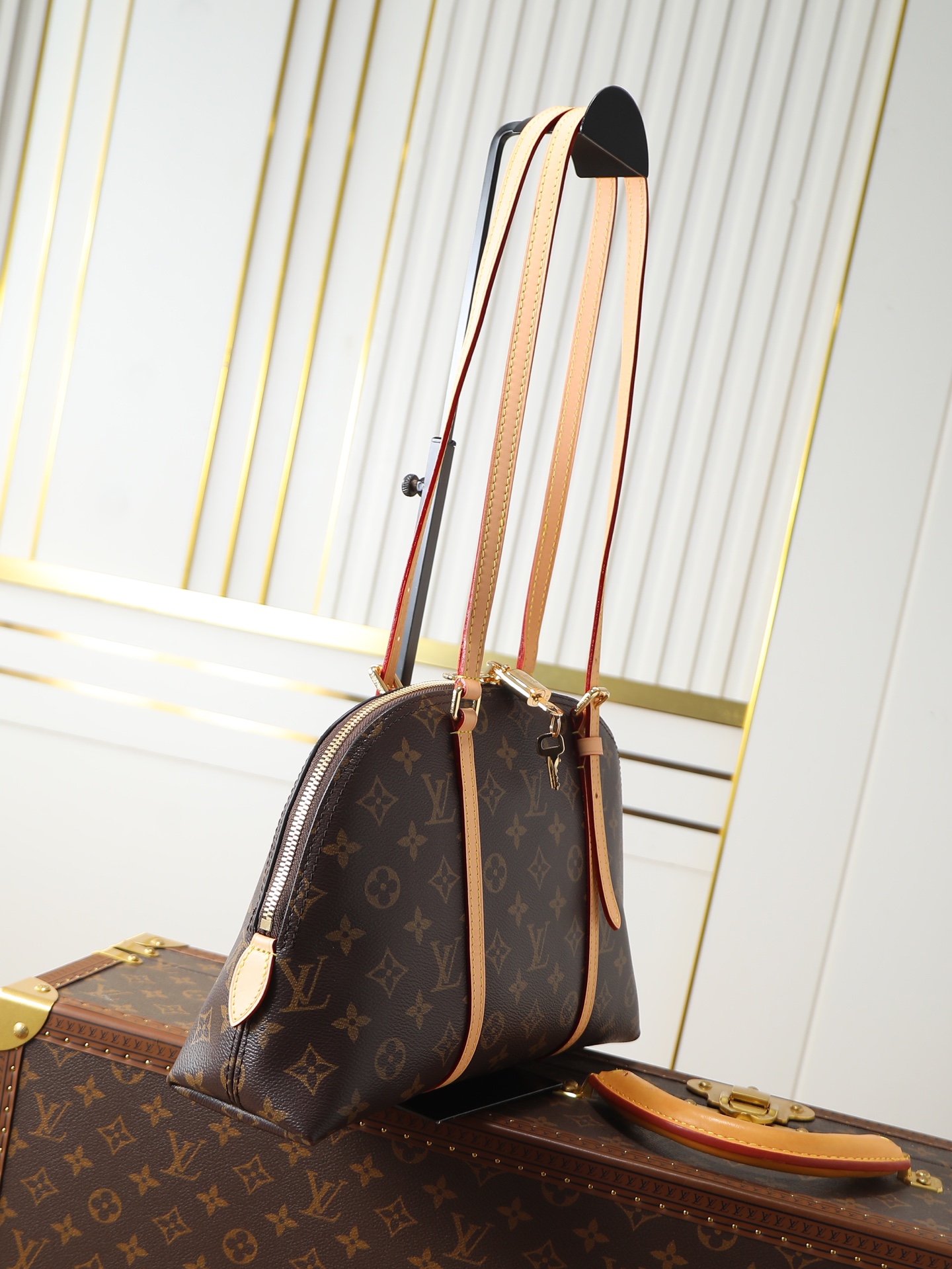 Squire Monogram Canvas Handbag M28951 - Image 2
