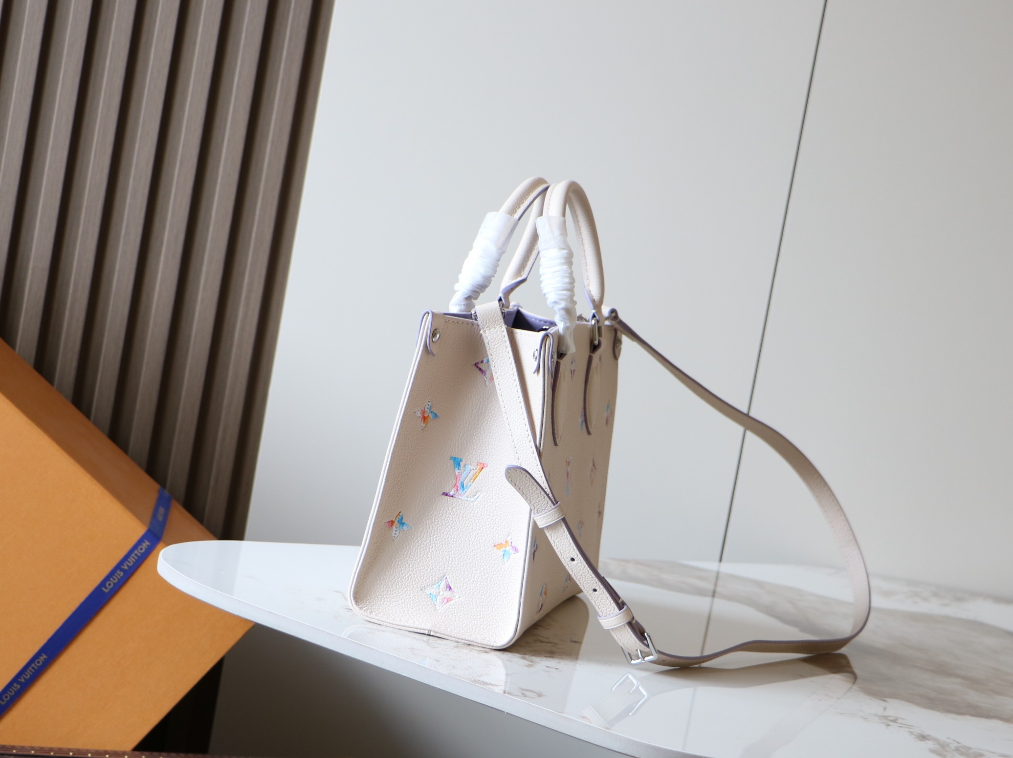 Louis Vuitton OnTheGo Small Handbag - Image 2