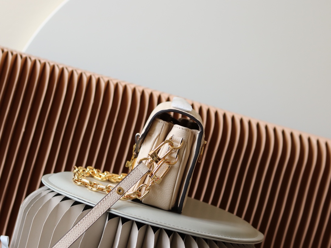 Pochette Metis East West Handbag - Image 2