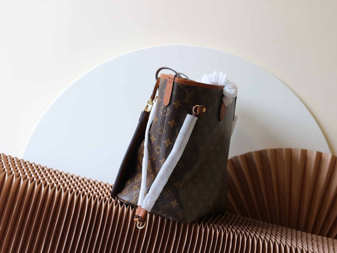 Louis Vuitton Neverfull MM Tote Bag M11946 - Image 2