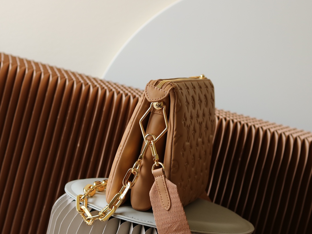 Louis Vuitton Coussin Small Handbag M57790 Black - Image 2