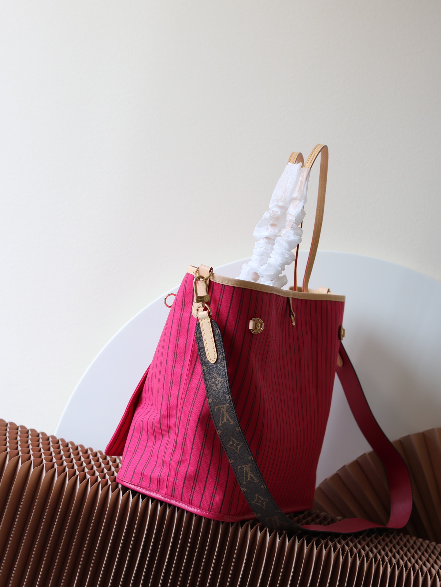 Louis Vuitton Neverfull MM Tote Bag in Damier Azur Canvas - Image 2