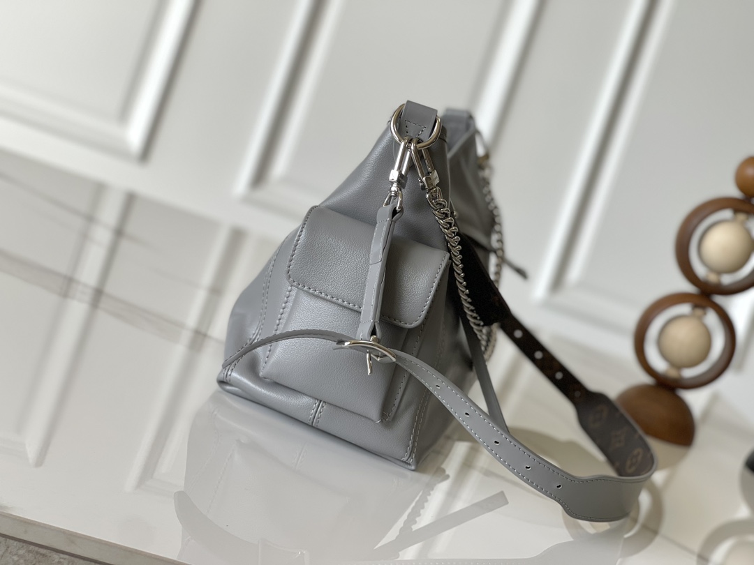 CarryAll Dark Medium Handbag in Lambskin Leather - Image 2
