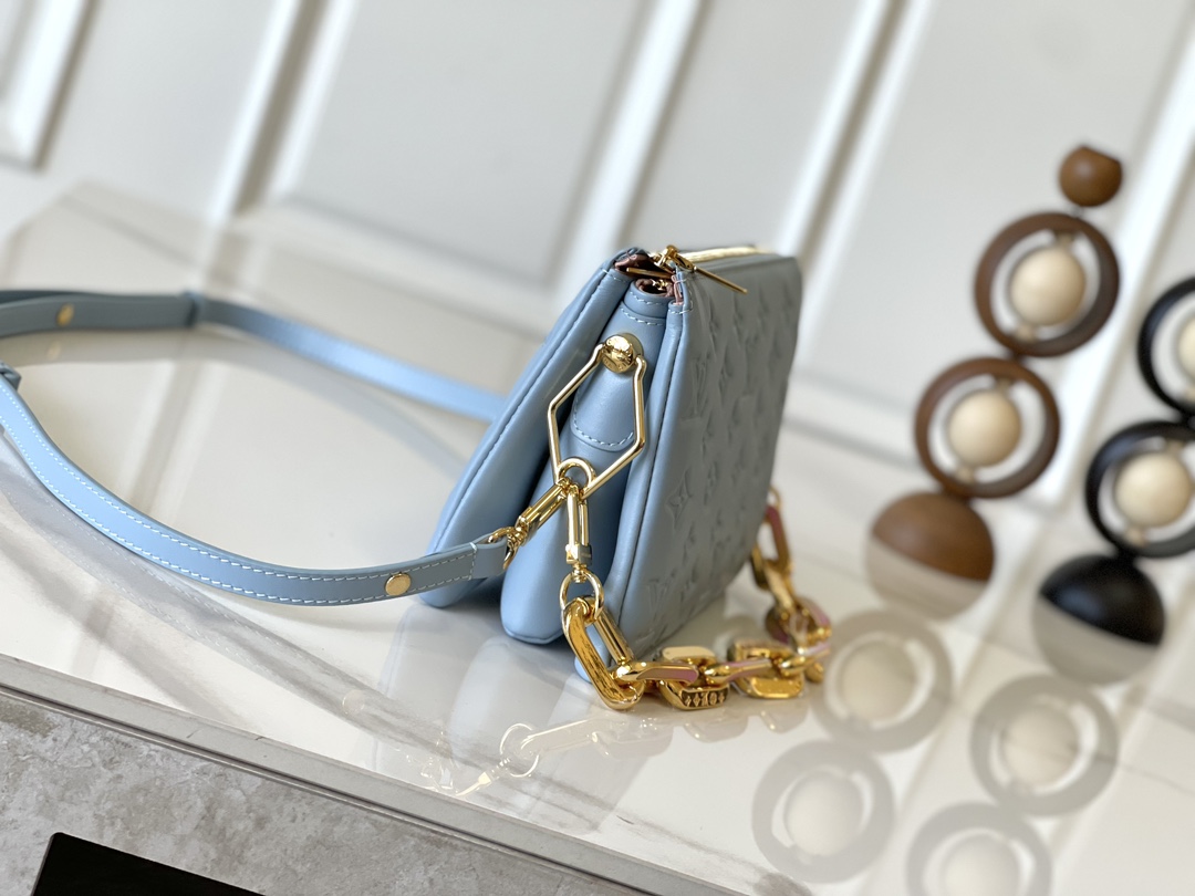 Louis Vuitton Coussin BB M24338 Monogram Lambskin Shoulder Bag - Image 2