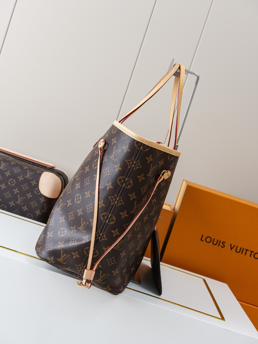Louis Vuitton Neverfull GM Monogram Tote Bag - Image 2