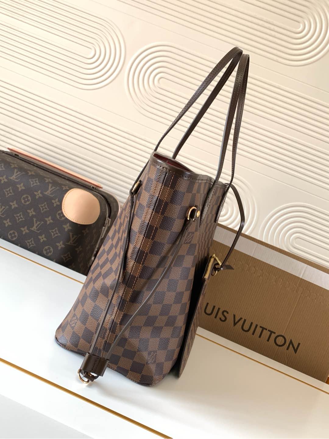 Louis Vuitton Neverfull MM Monogram Canvas Tote Bag - Image 2
