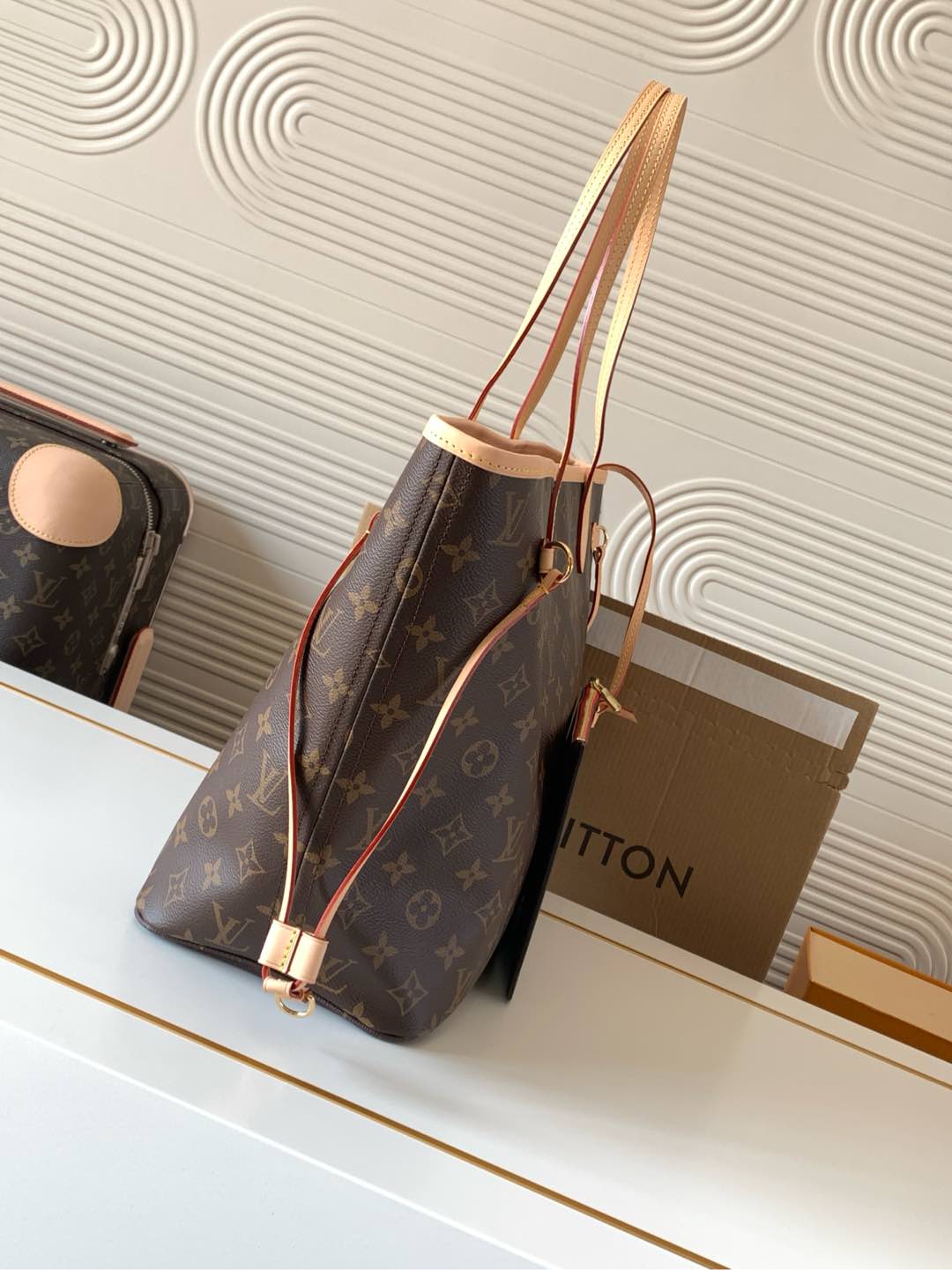 Neverfull MM Monogram Tote Bag - Image 2