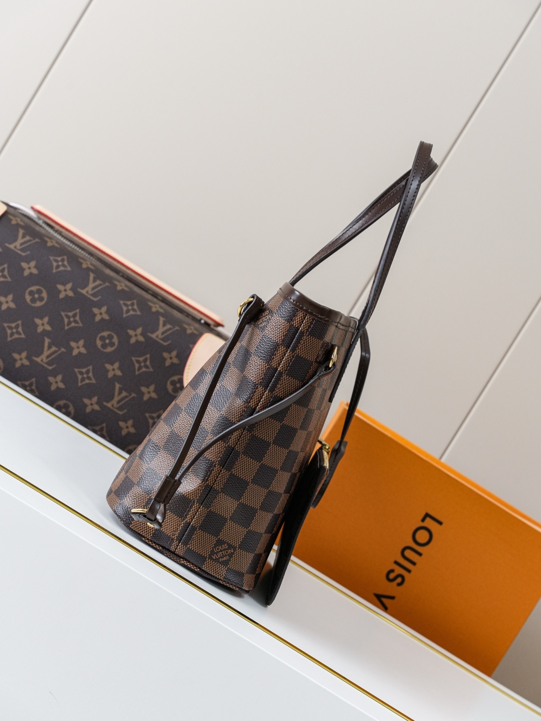 Neverfull Small Tote Bag in Damier Ebene Canvas - Image 2