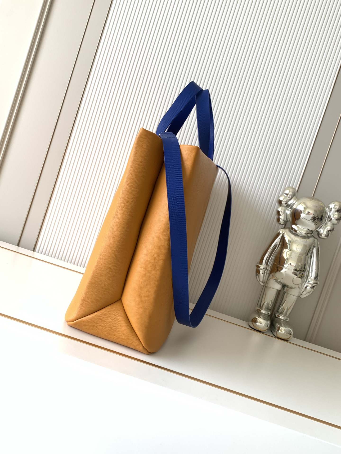 Louis Vuitton Orange Medium Leather Handbag - Image 2