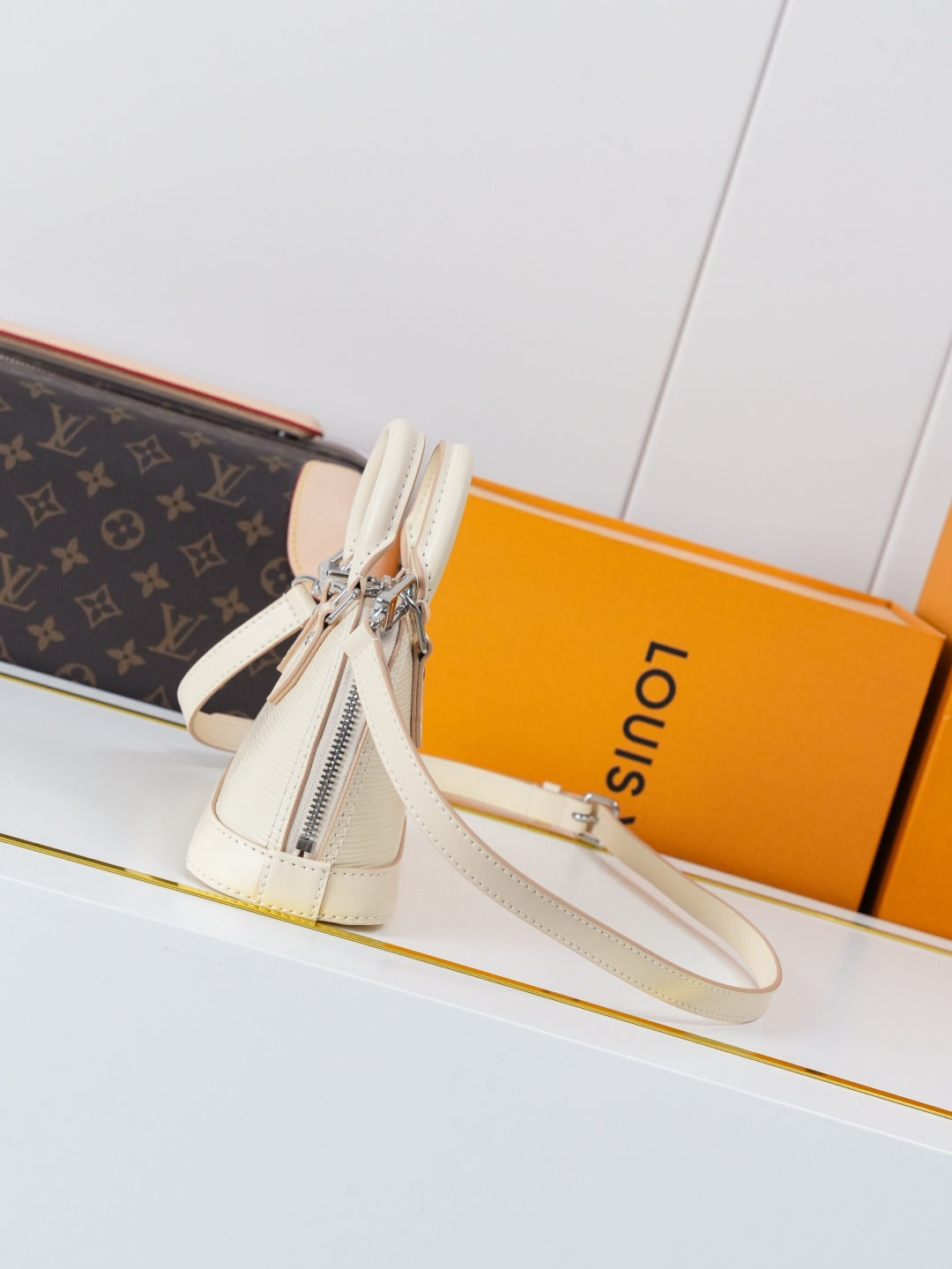 Louis Vuitton Nano Alma Handbag in White Epi Leather - Image 2