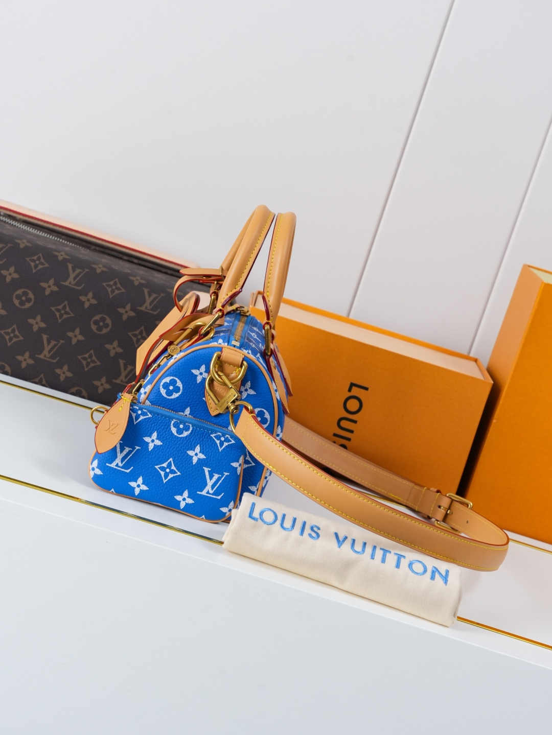 Louis Vuitton Speedy Bandoulière 20 Monogram Crossbody Bag - Image 2