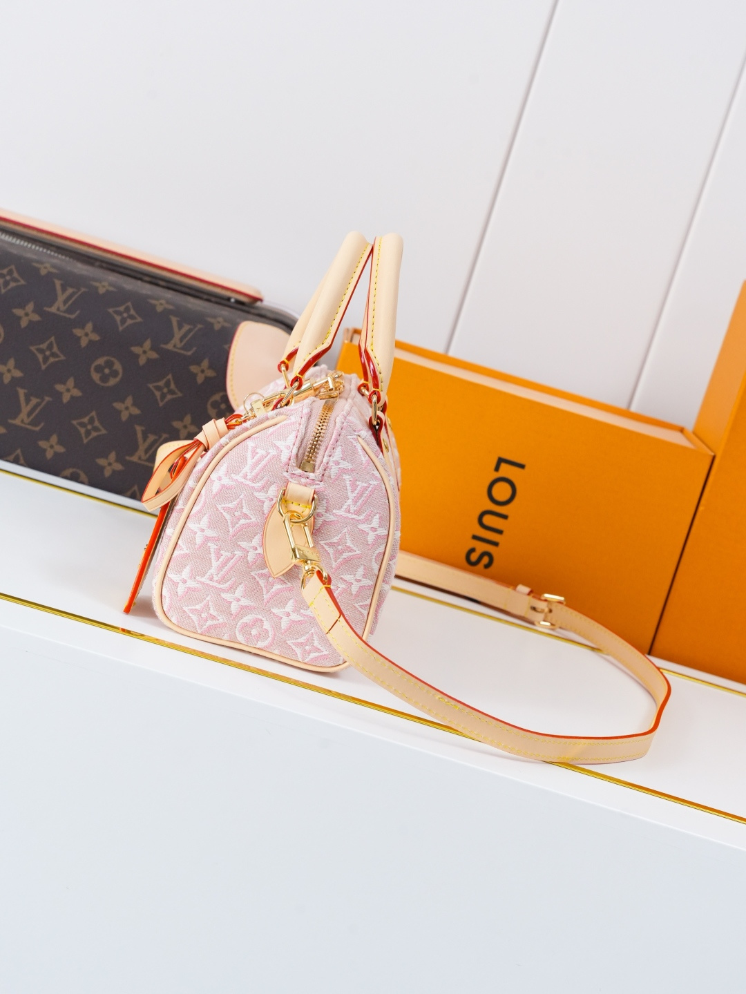 Louis Vuitton Speedy Bandoulière 20 Monogram Emblème Handbag - Image 2