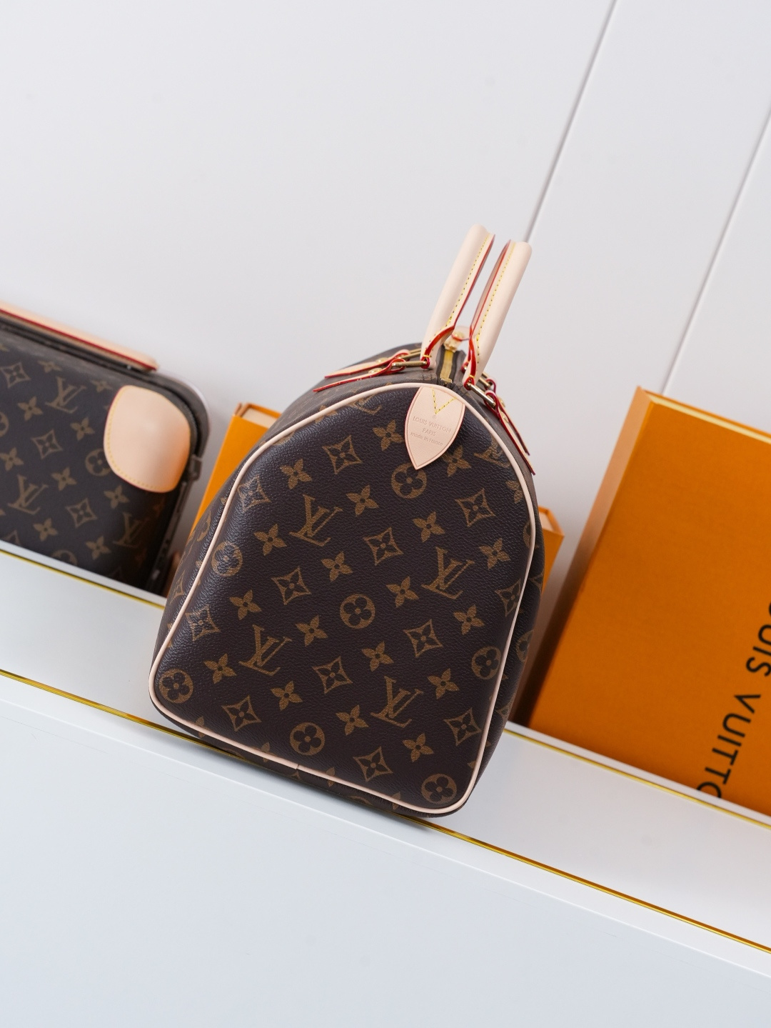 Louis Vuitton Speedy Bandoulière 35 Handbag in Damier Ebene - Image 2