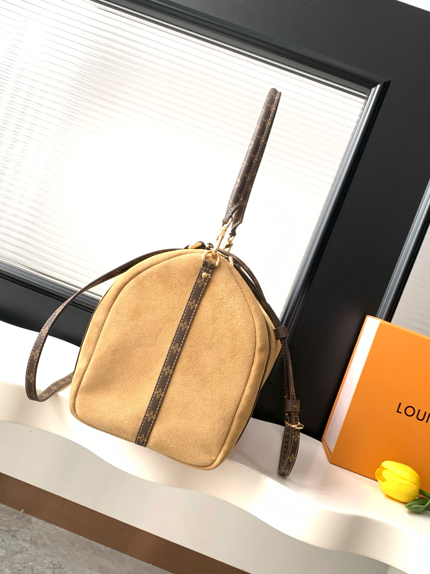 Louis Vuitton Express Medium Handbag - Image 2