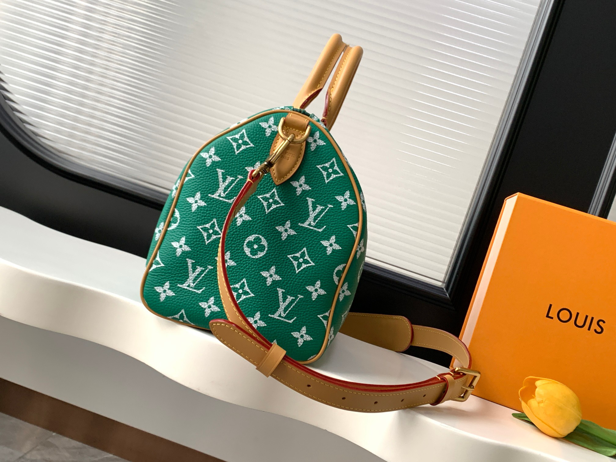 Speedy P9 Bandoulière 30 Green Leather Handbag - Image 2