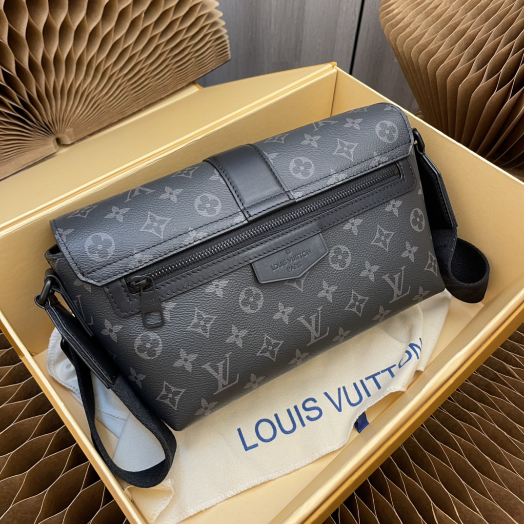 Louis Vuitton Steamer Messenger Bag - Image 2
