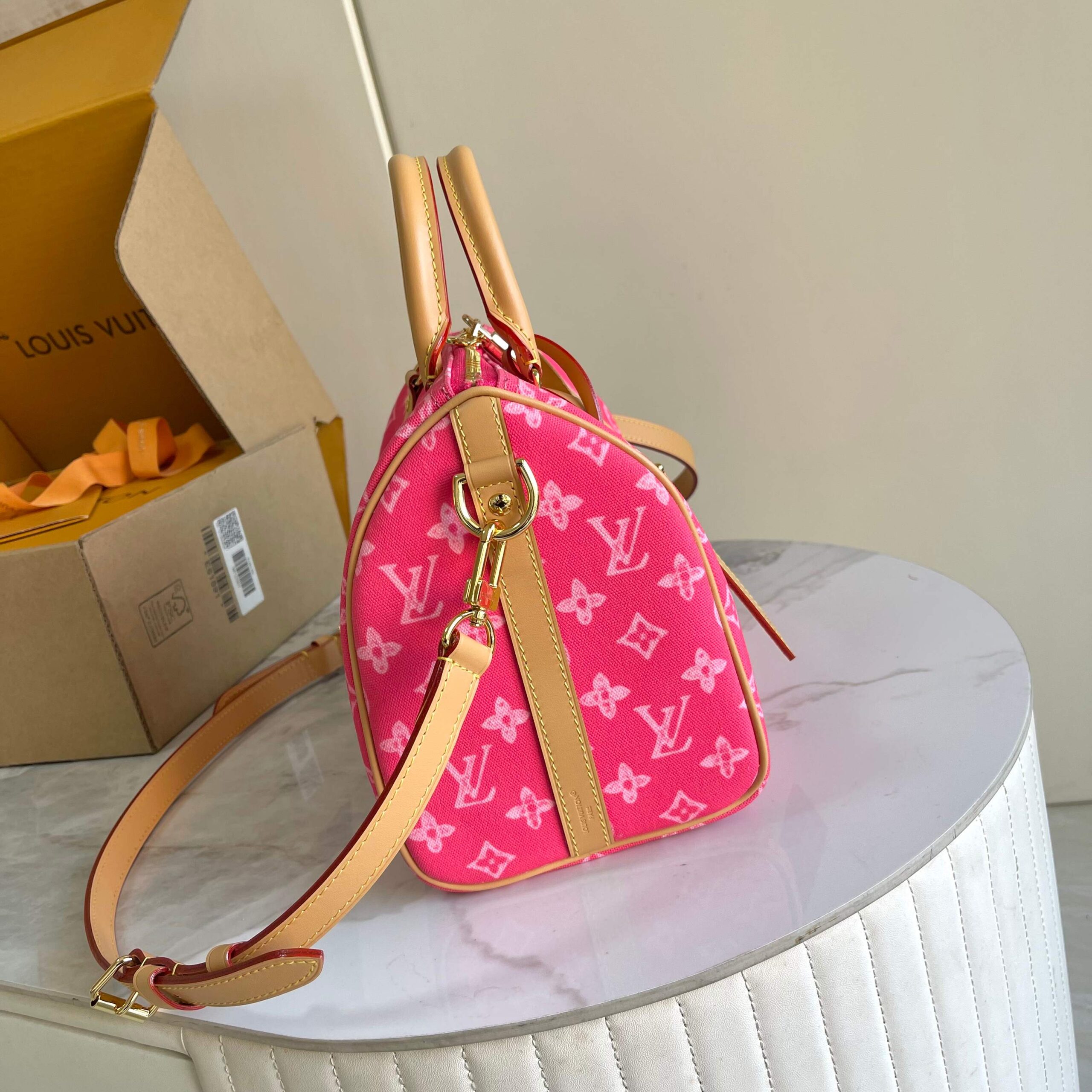 Louis Vuitton Speedy Bandoulière 25 Handbag in Monogram Canvas - Image 2