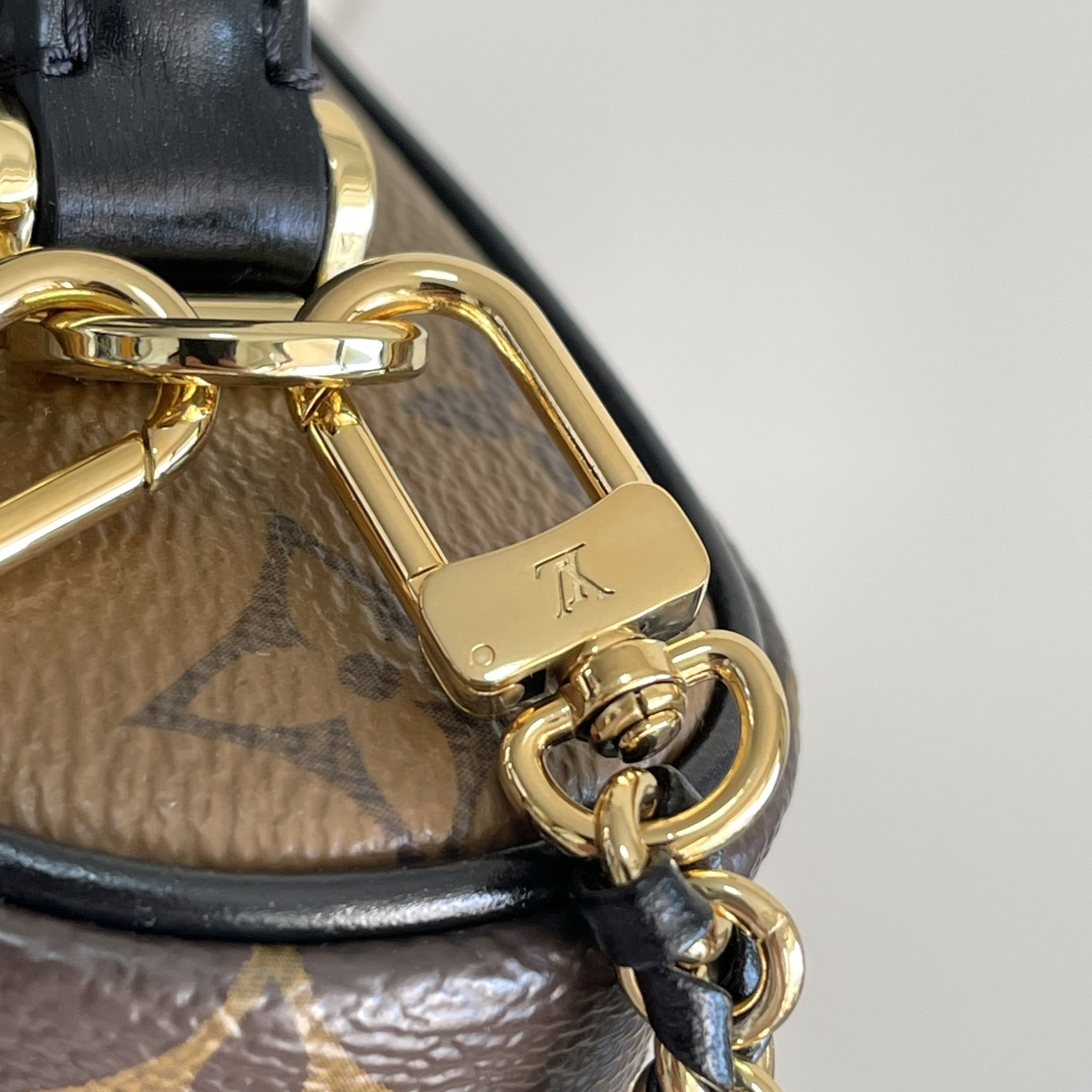 Louis Vuitton Vanity Chain Pouch M47125 - Image 2