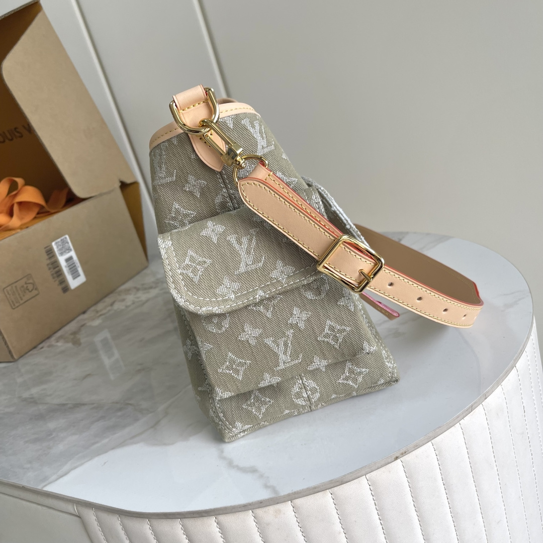 Louis Vuitton Carryall Cargo Small Bag from the Denim Rendez-Vous Collection - Image 2