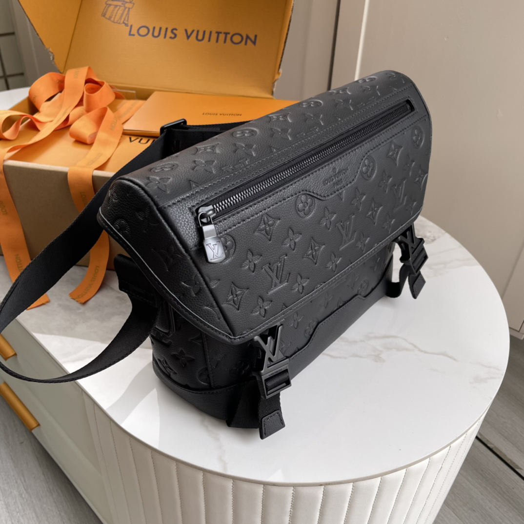 Louis Vuitton Voyager Small Messenger Bag - Image 2