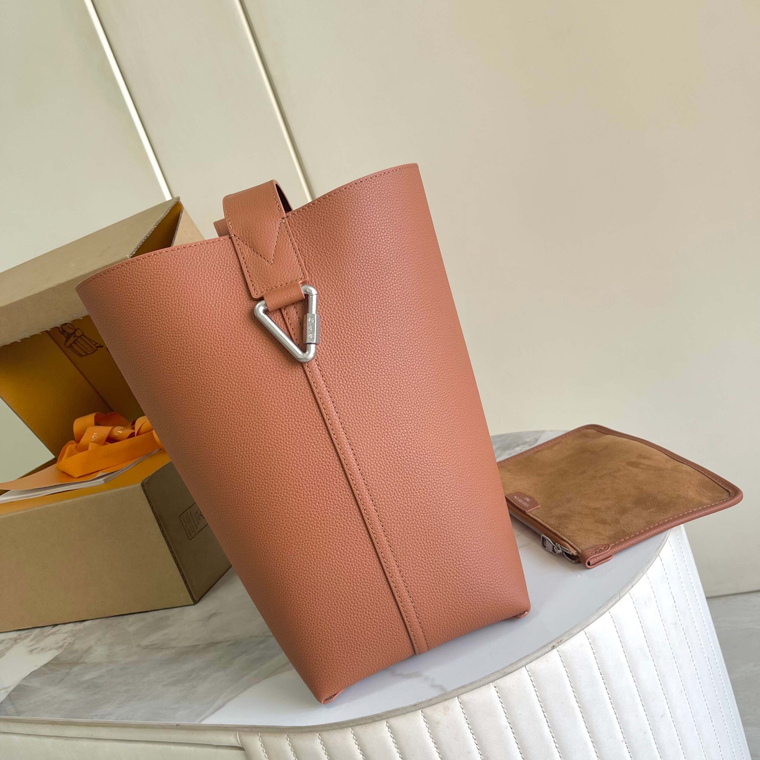 Louis Vuitton Verso Hobo Bag M26745 - Image 2